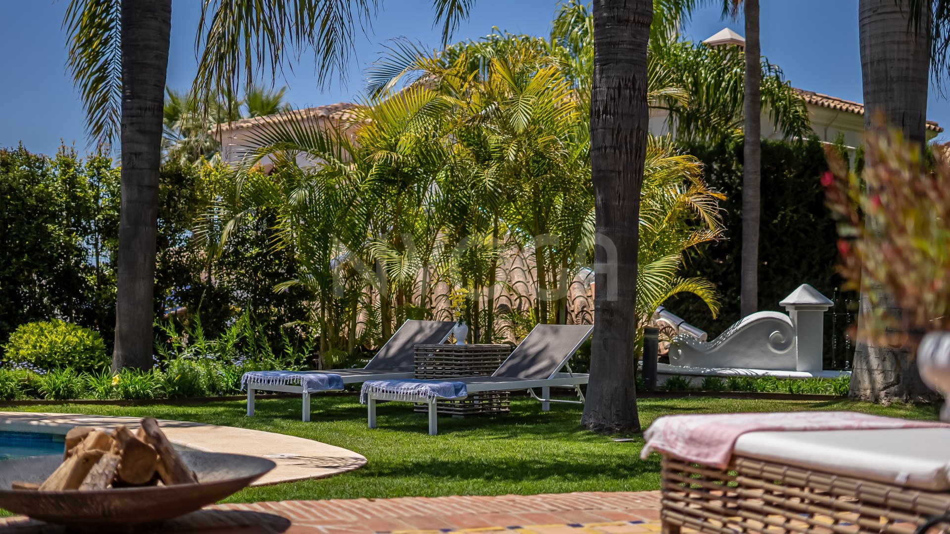 Espectacular villa con vistas al mar en Bahia de Marbella, Marbella Este