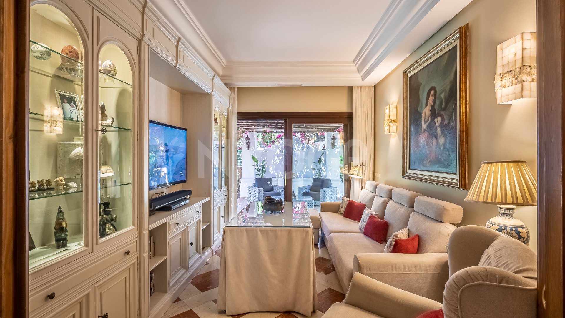 Espectacular villa con vistas al mar en Bahia de Marbella, Marbella Este