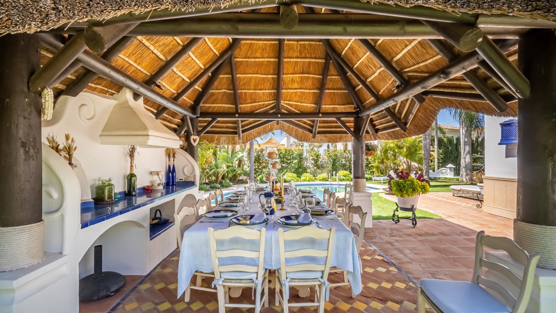 Espectacular villa con vistas al mar en Bahia de Marbella, Marbella Este