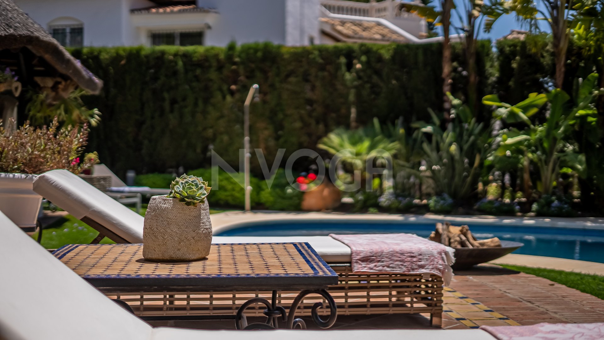 Espectacular villa con vistas al mar en Bahia de Marbella, Marbella Este
