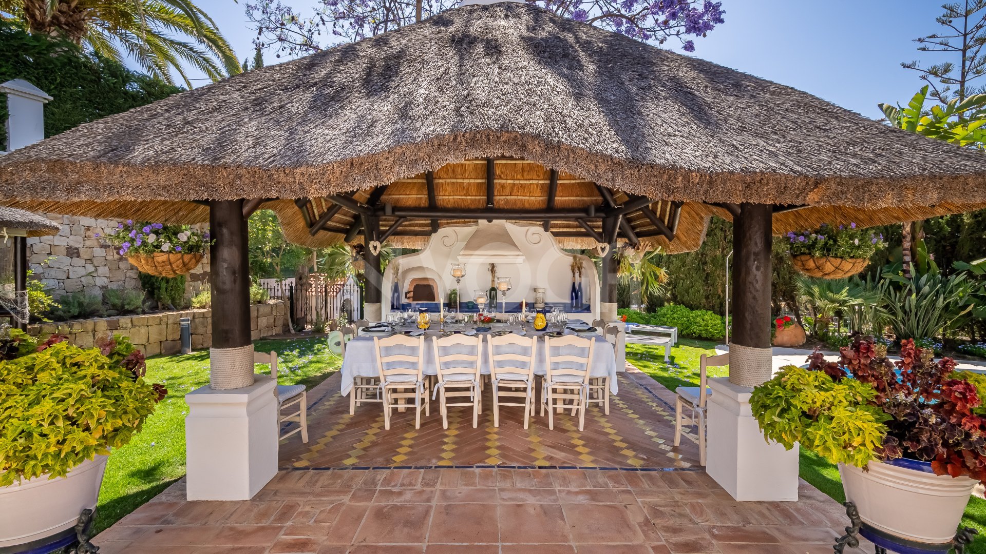 Espectacular villa con vistas al mar en Bahia de Marbella, Marbella Este
