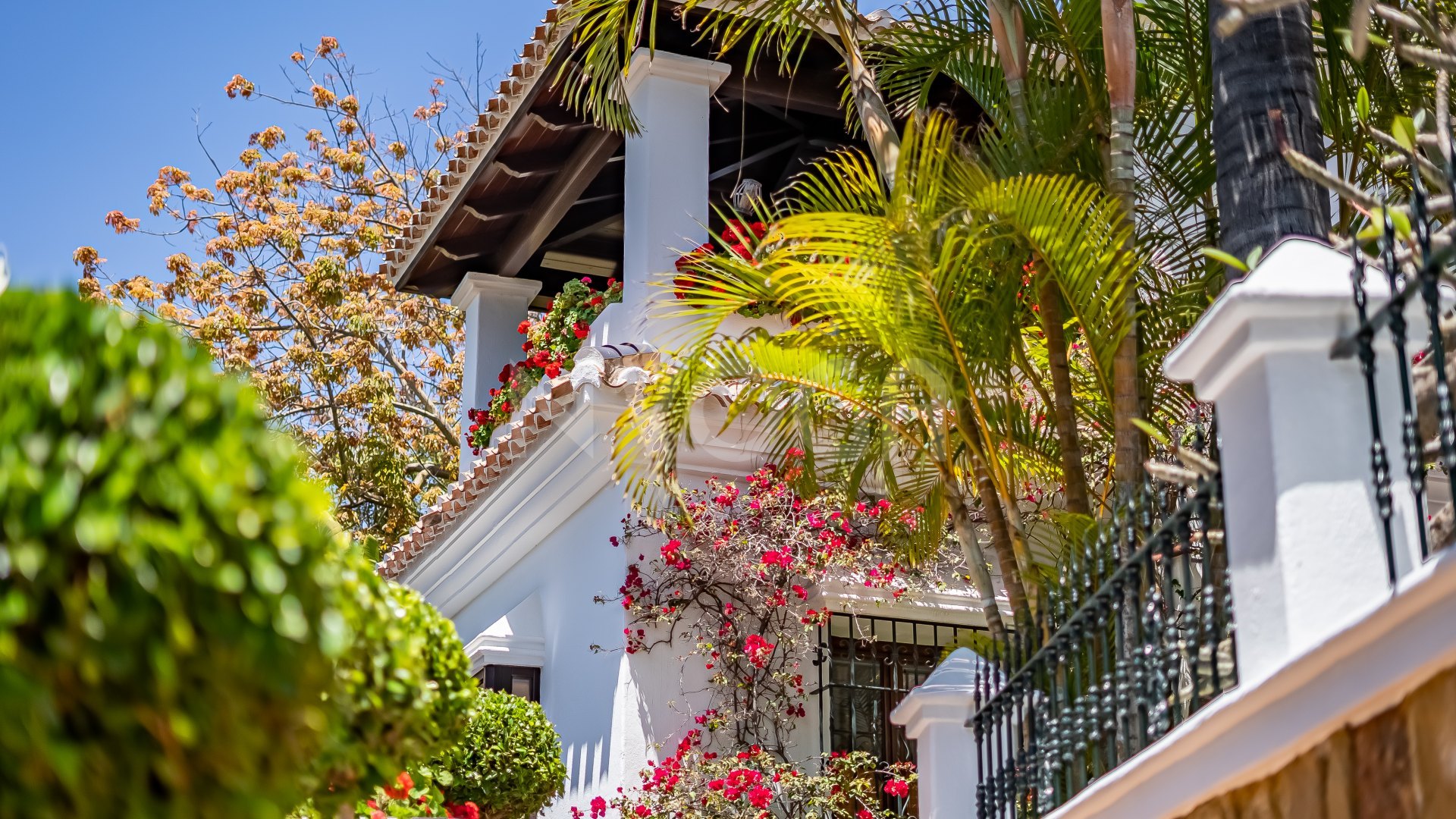 Espectacular villa con vistas al mar en Bahia de Marbella, Marbella Este