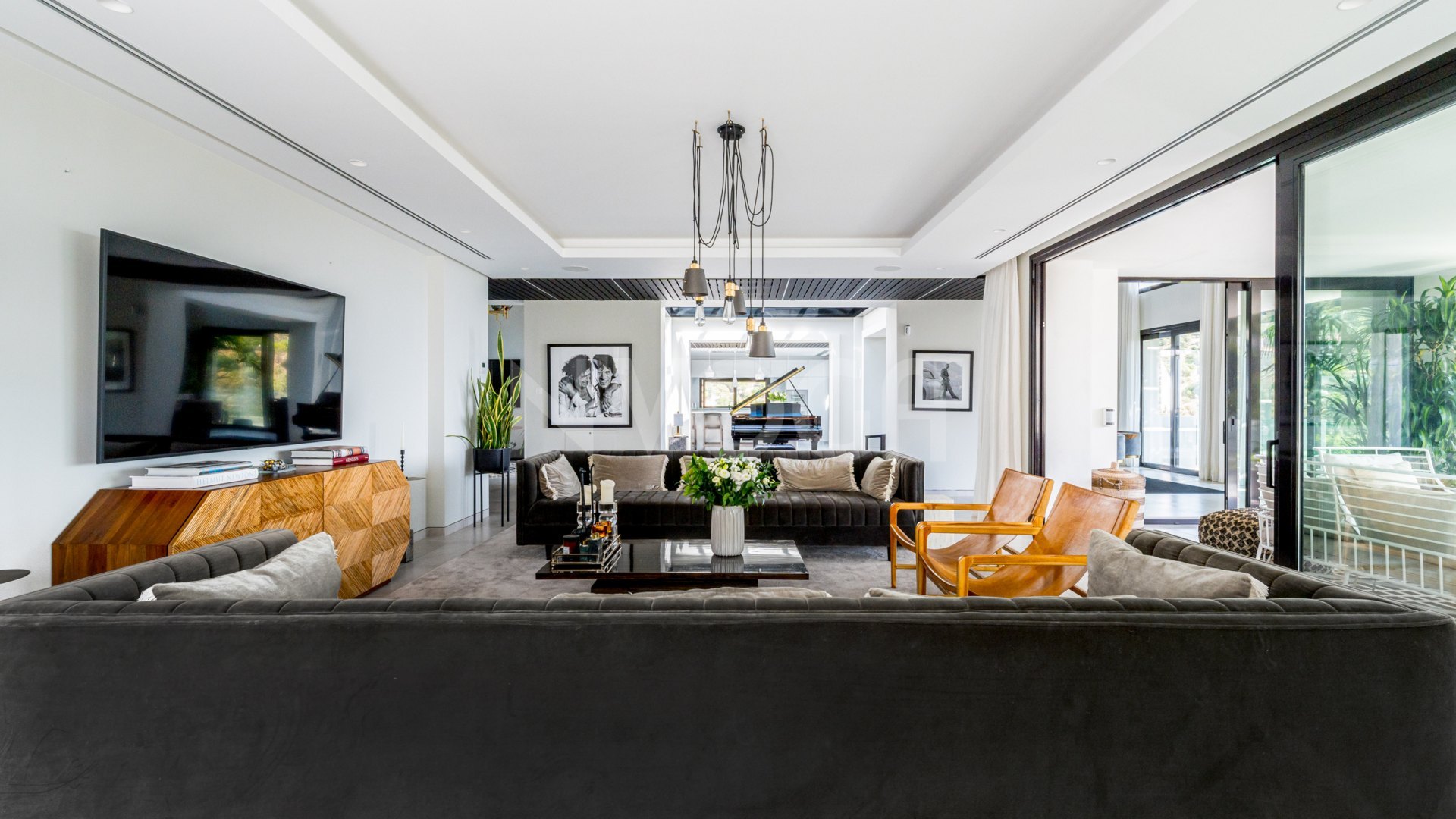 Impressive villa in a luxury residence in El Madroñal, Benahavís