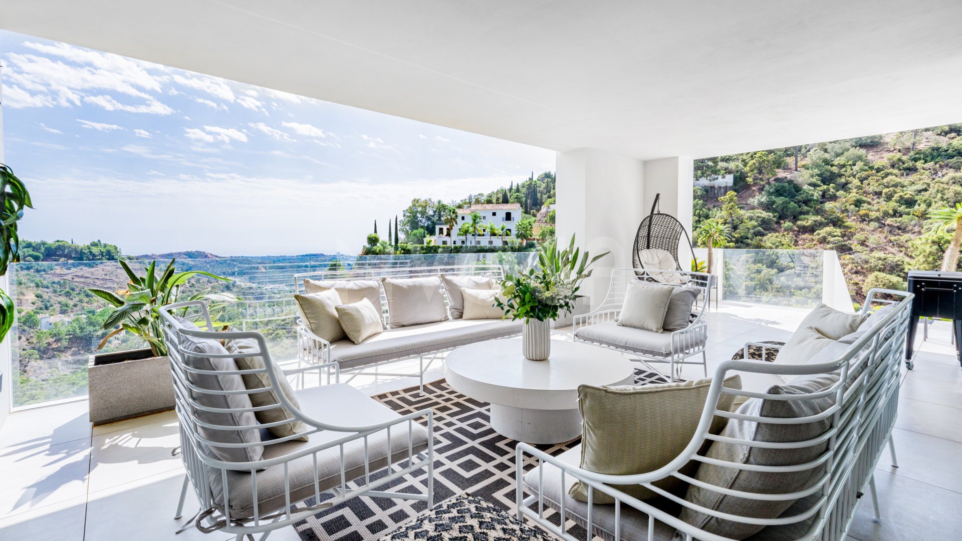 Impressive villa in a luxury residence in El Madroñal, Benahavís