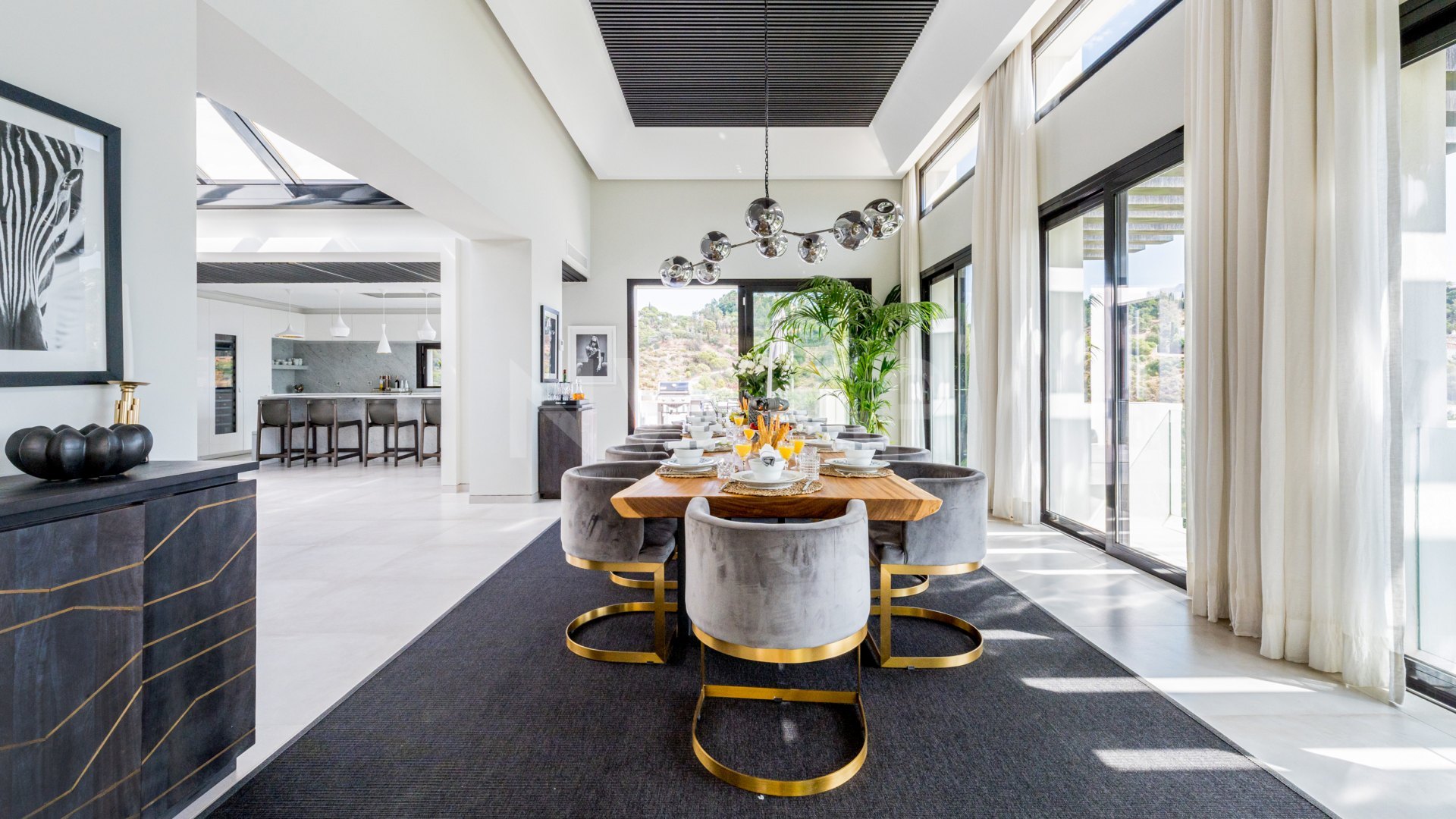 Impressive villa in a luxury residence in El Madroñal, Benahavís