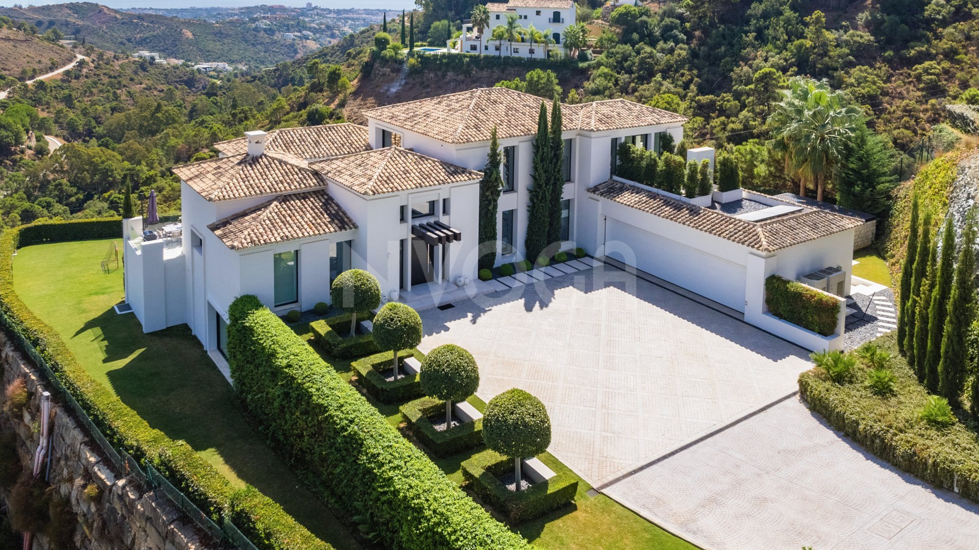 Impressive villa in a luxury residence in El Madroñal, Benahavís