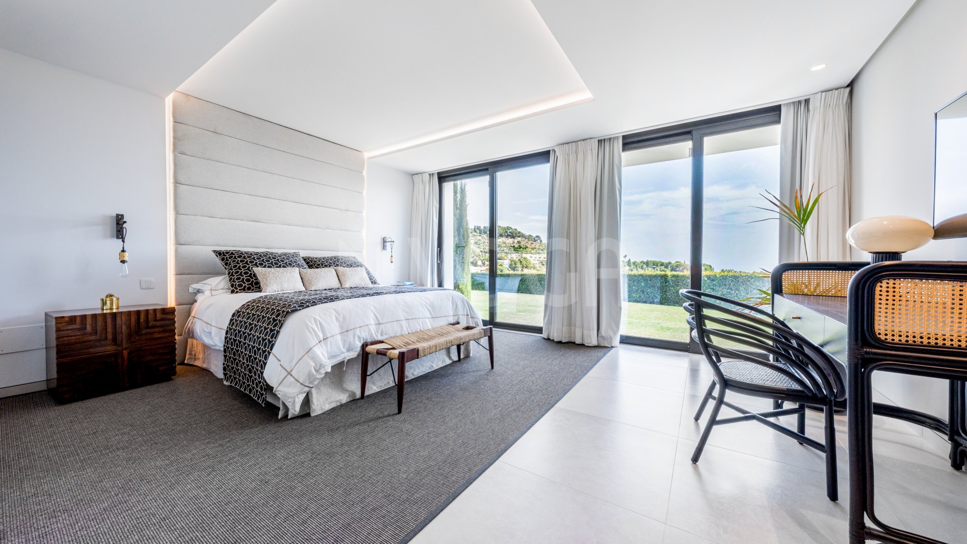 Impressive villa in a luxury residence in El Madroñal, Benahavís
