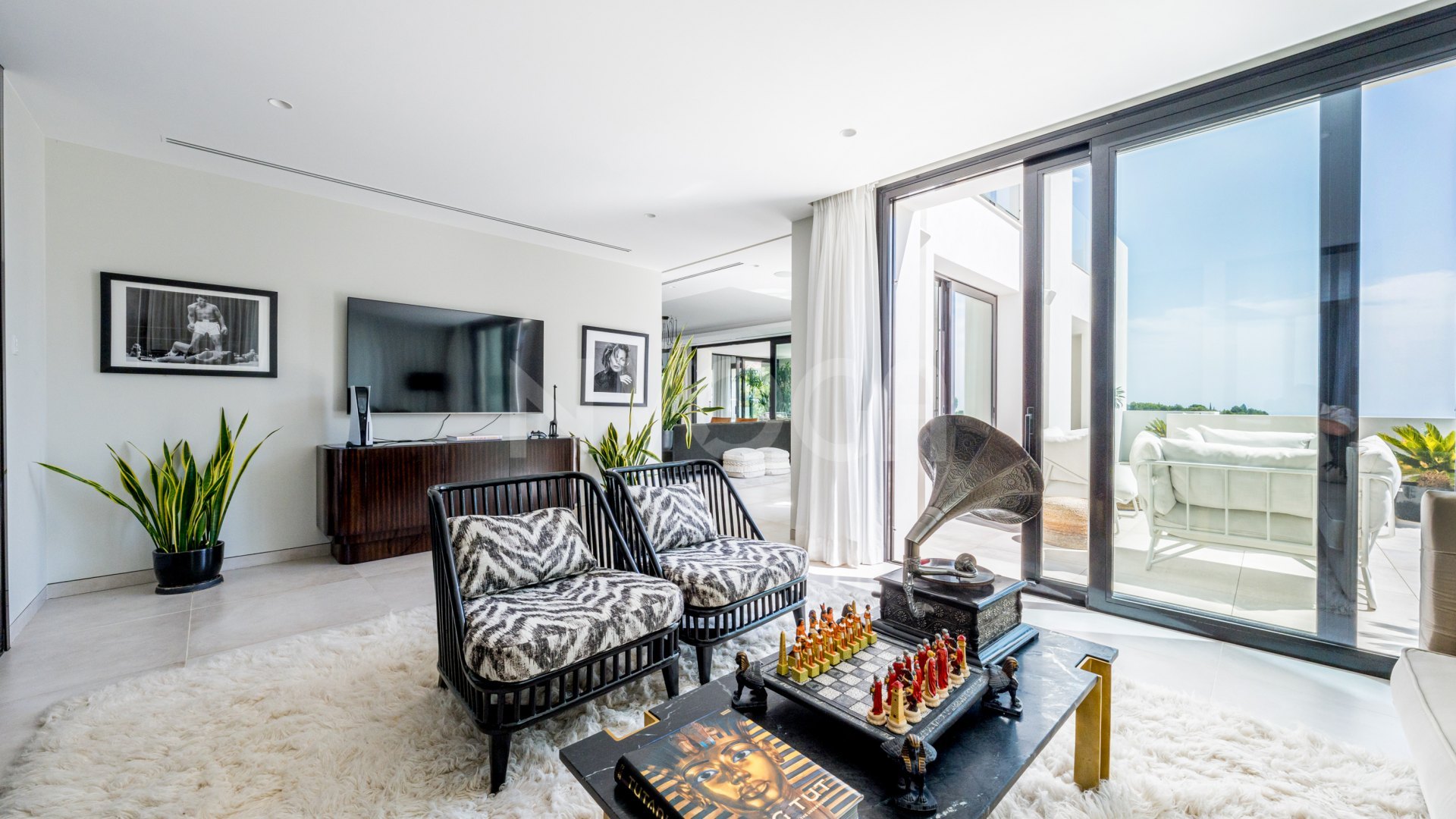 Impressive villa in a luxury residence in El Madroñal, Benahavís