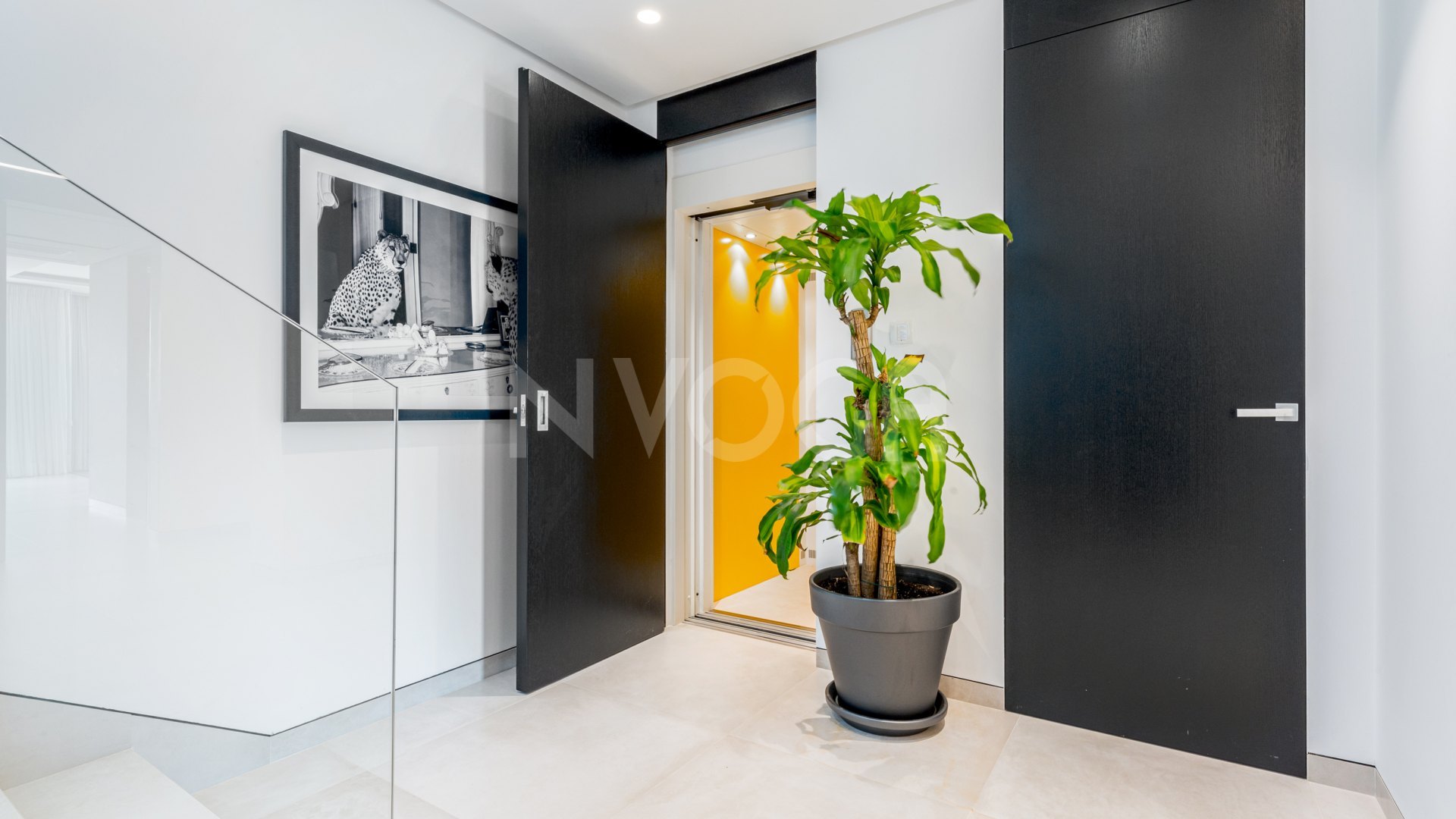 Impressive villa in a luxury residence in El Madroñal, Benahavís