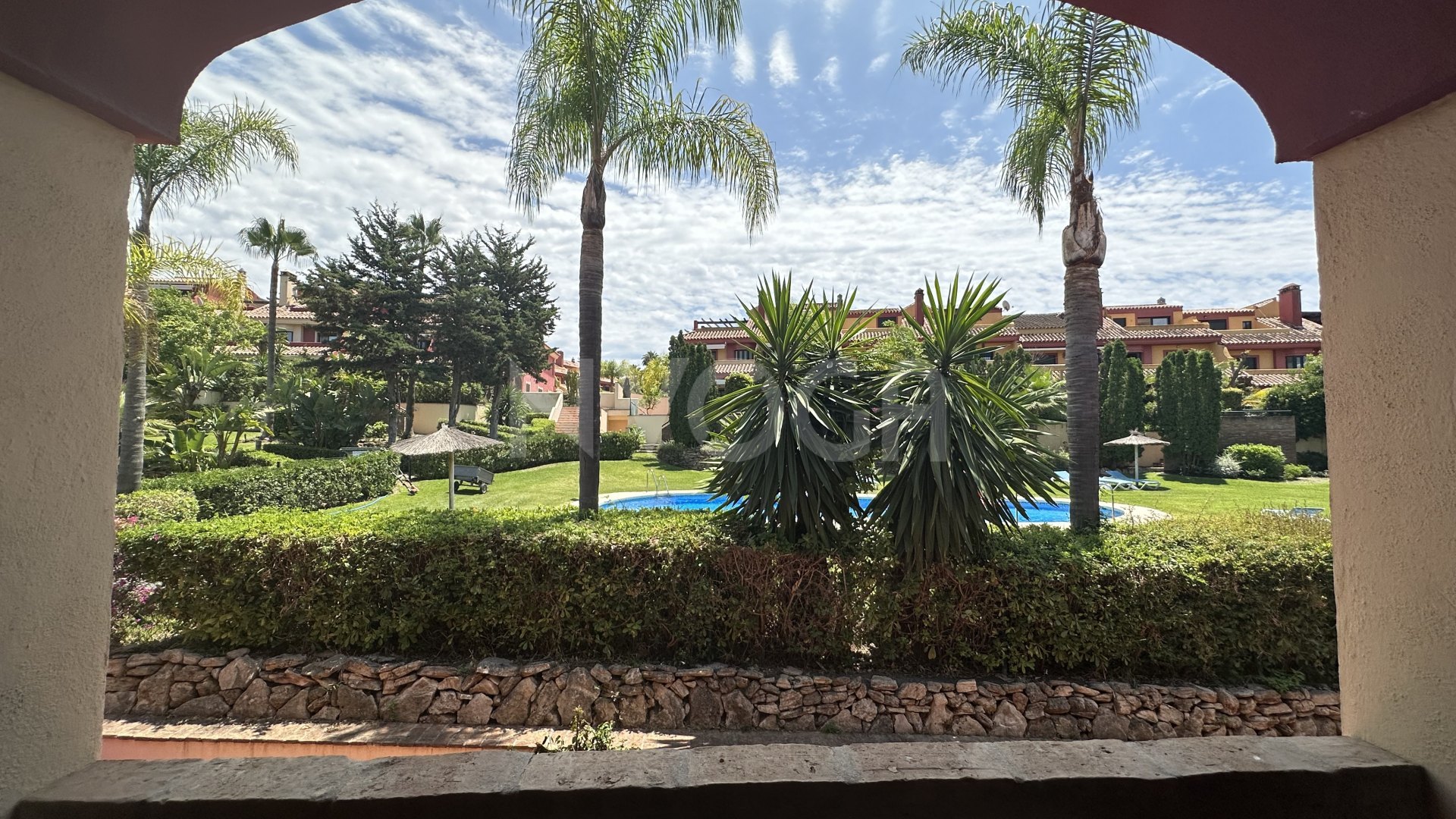 Magnifica adosada en Milla de Oro