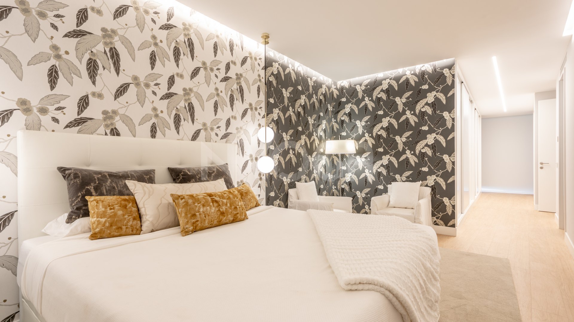Magnifico apartamento en primera linea de playa con espectaculares vistas al mar en Estepona.
