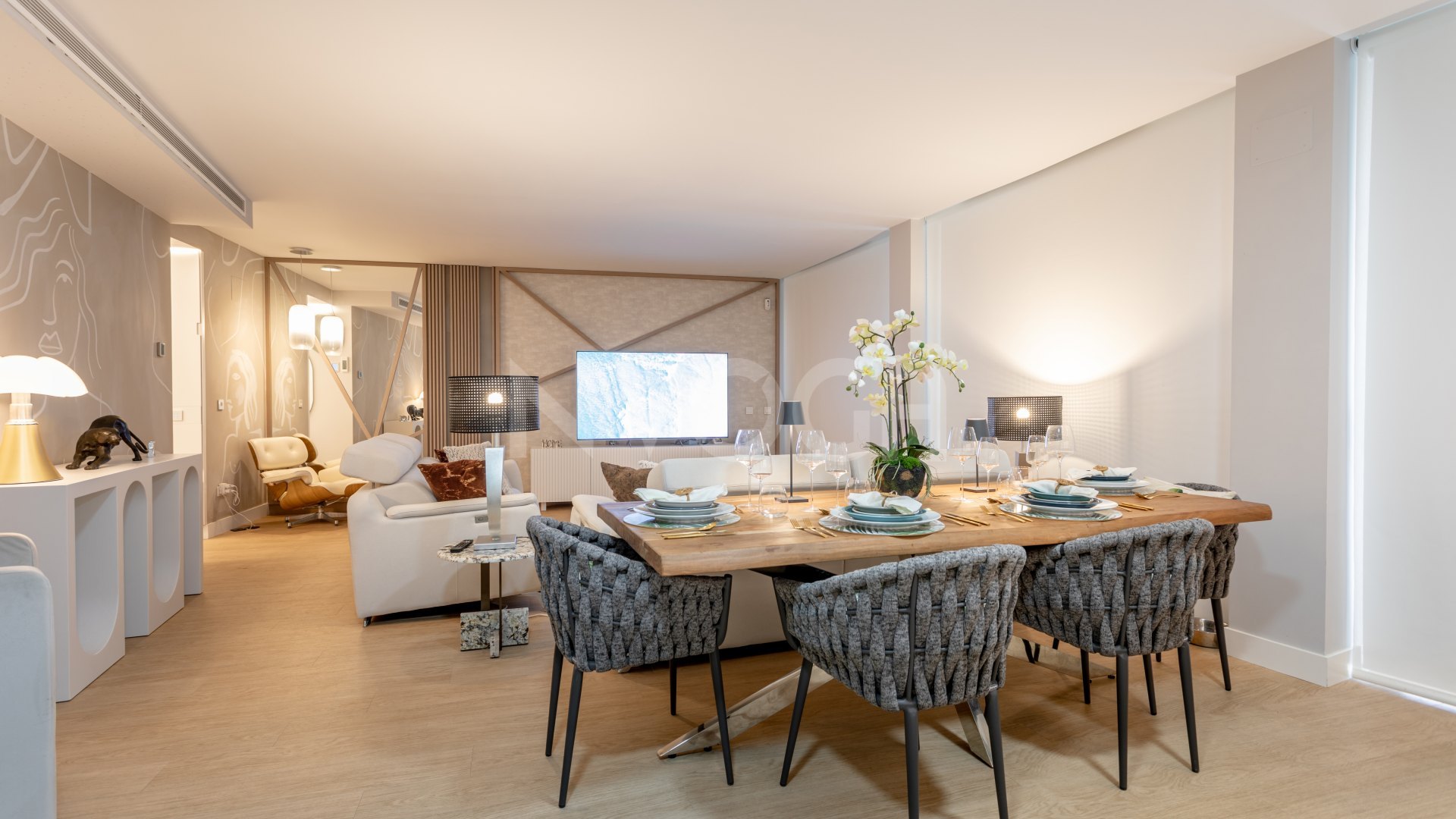 Magnifico apartamento en primera linea de playa con espectaculares vistas al mar en Estepona.
