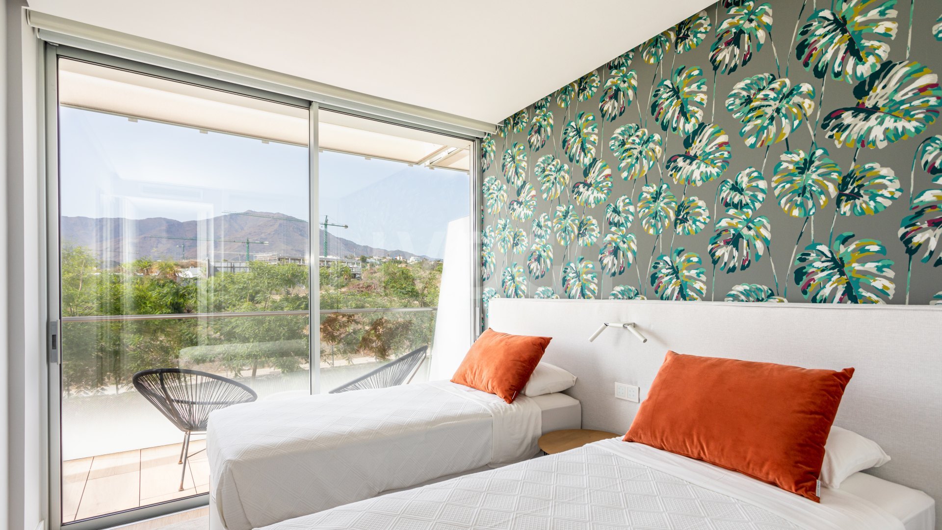 Magnifico apartamento en primera linea de playa con espectaculares vistas al mar en Estepona.