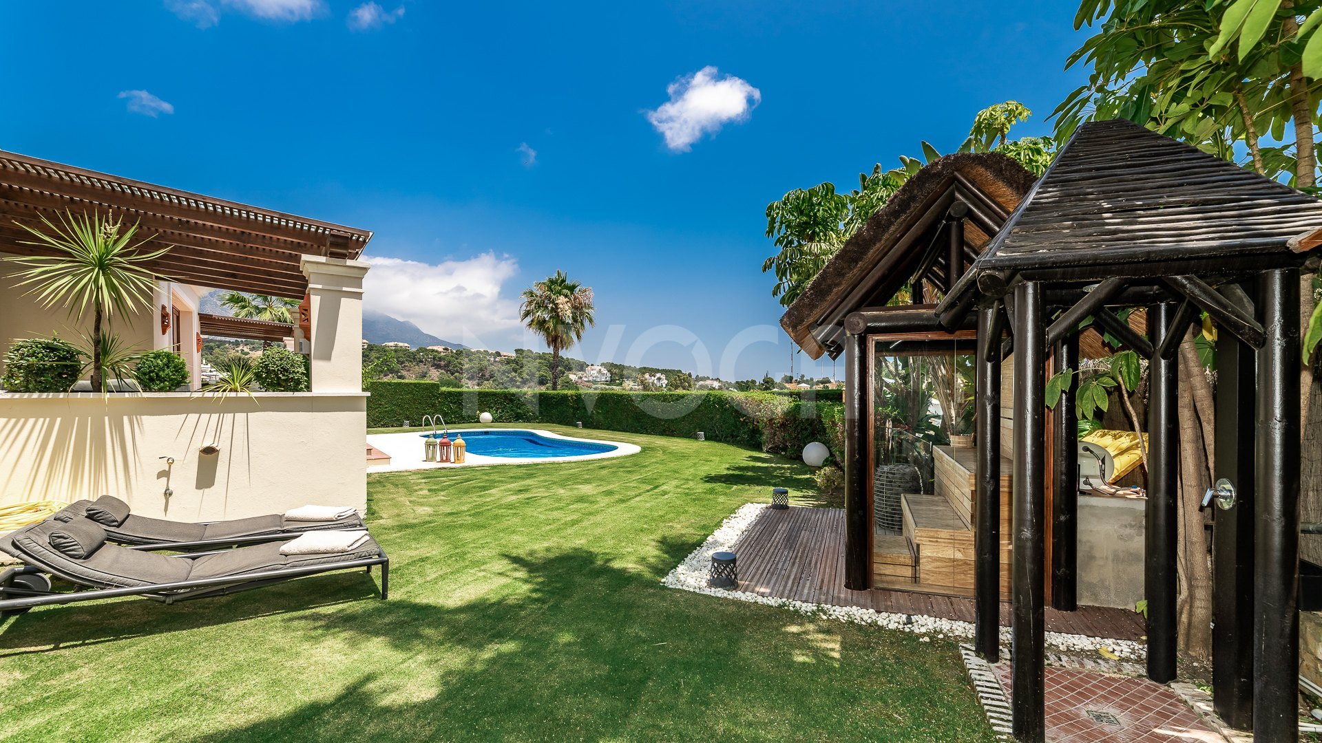Impresionante villa con vistas al mar en Nueva Andalucia, Marbella