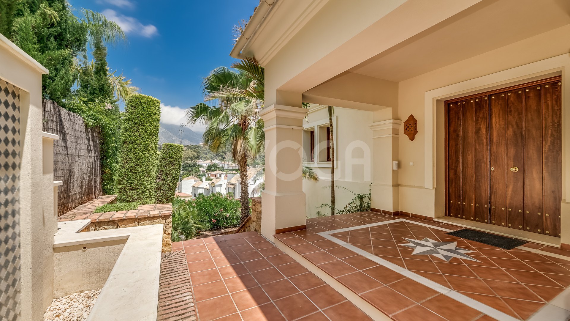 Impresionante villa con vistas al mar en Nueva Andalucia, Marbella