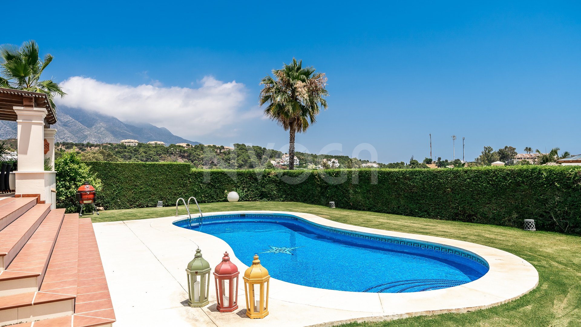 Impresionante villa con vistas al mar en Nueva Andalucia, Marbella