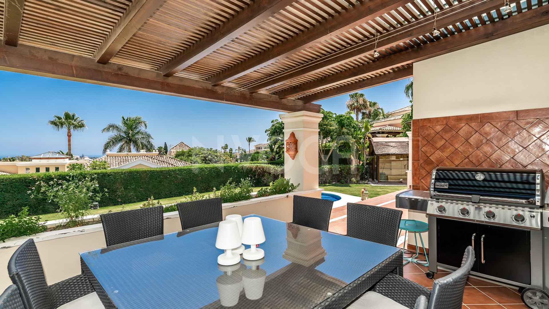 Impresionante villa con vistas al mar en Nueva Andalucia, Marbella