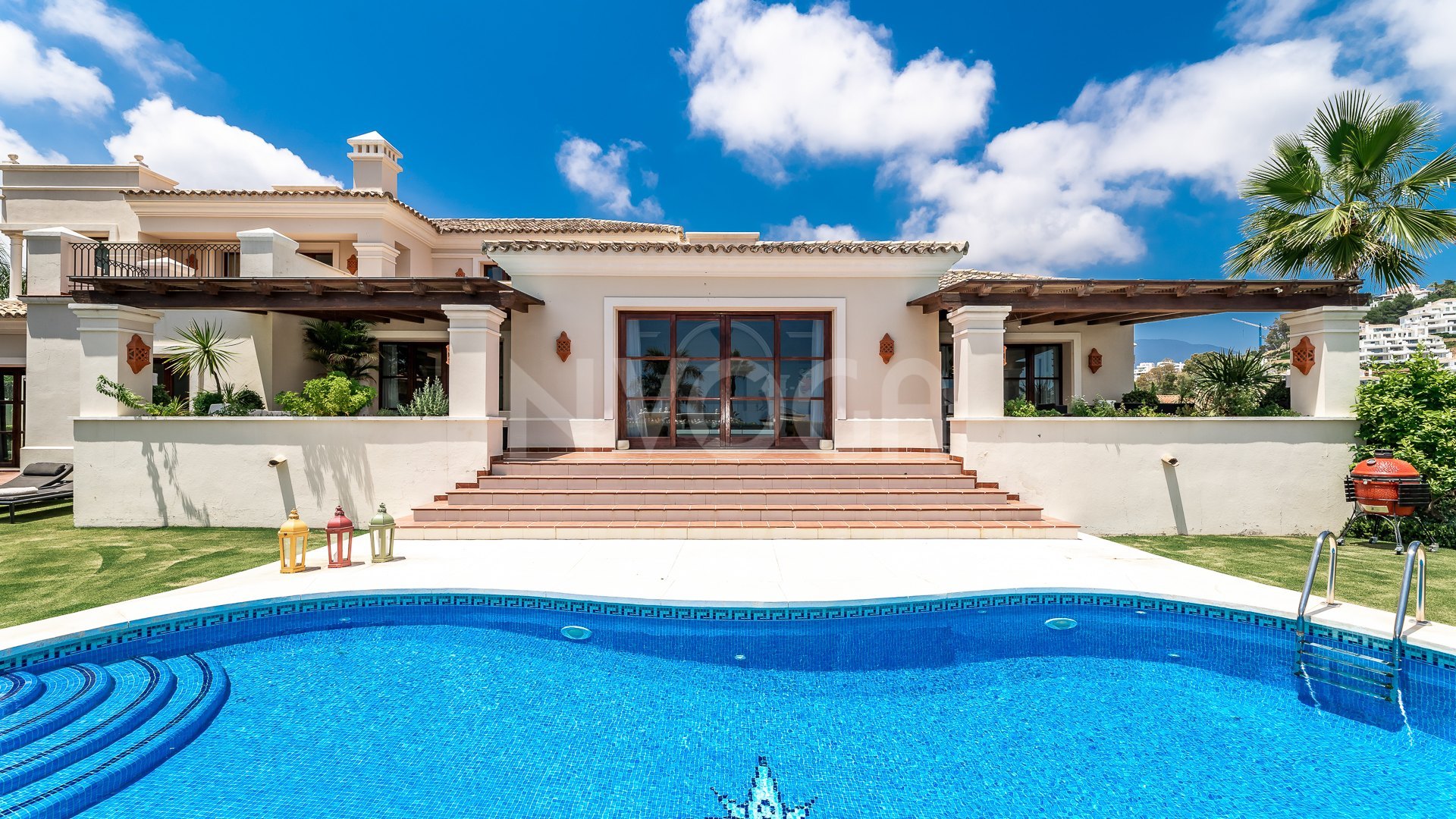 Impresionante villa con vistas al mar en Nueva Andalucia, Marbella