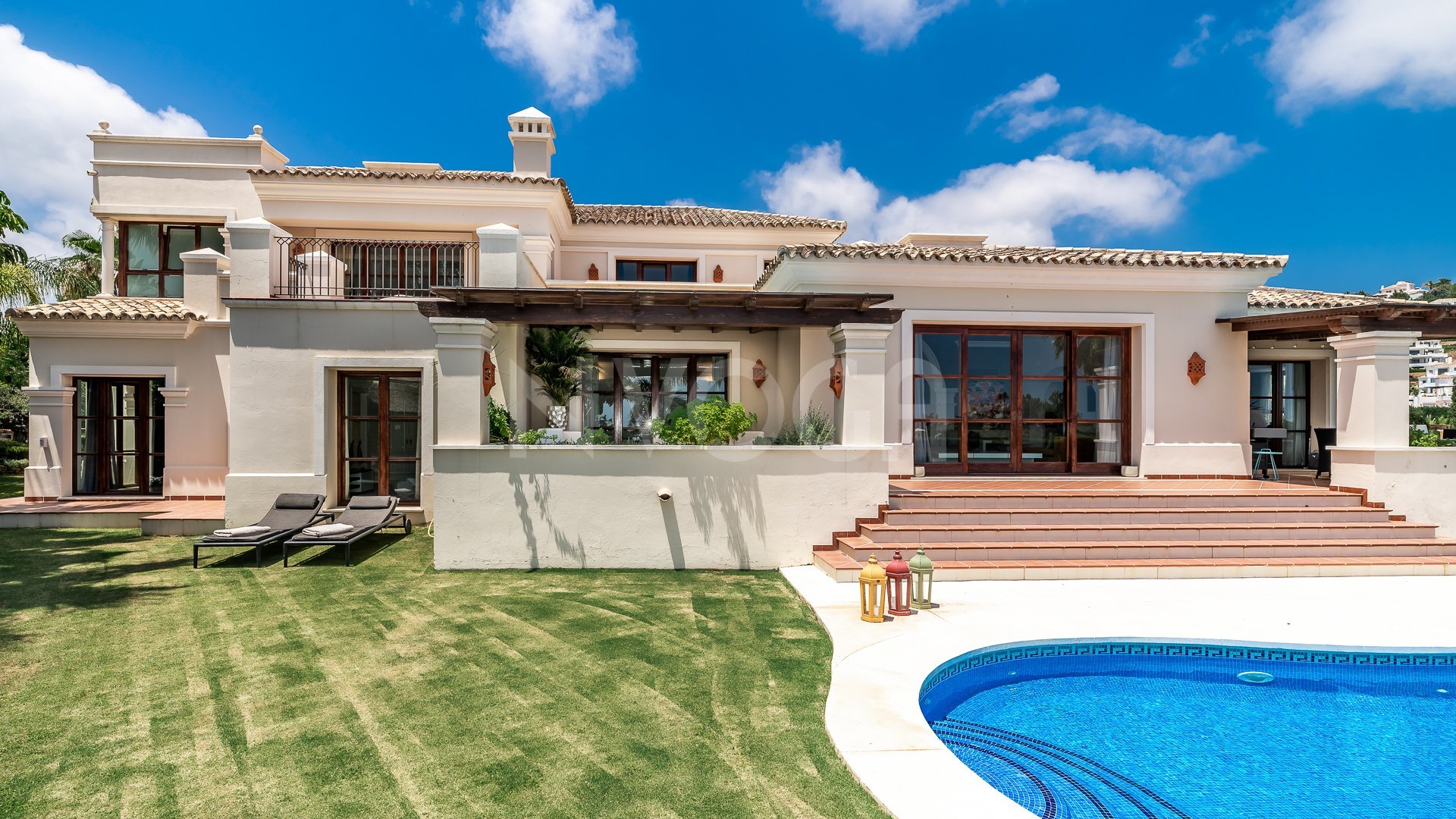Impresionante villa con vistas al mar en Nueva Andalucia, Marbella