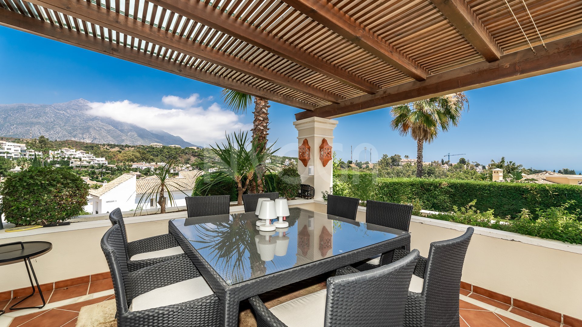 Impresionante villa con vistas al mar en Nueva Andalucia, Marbella