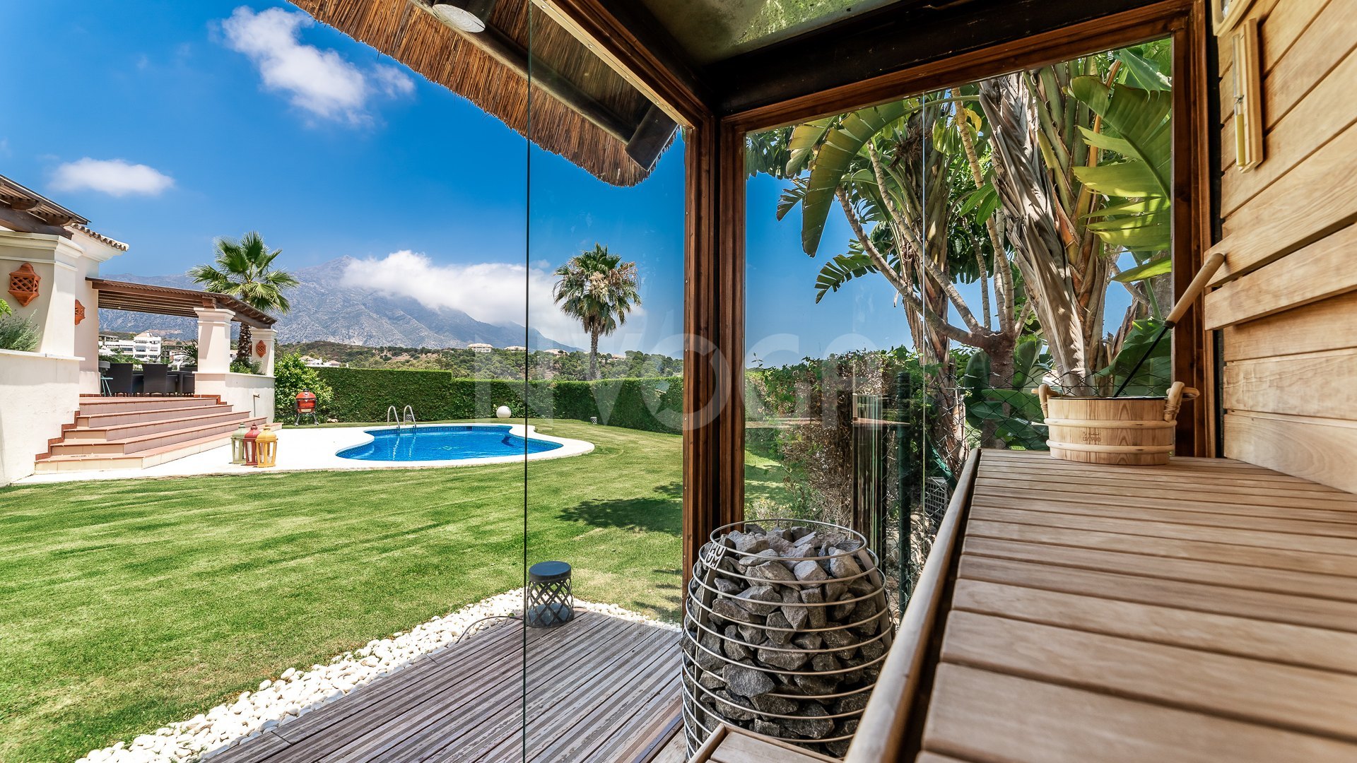 Impresionante villa con vistas al mar en Nueva Andalucia, Marbella