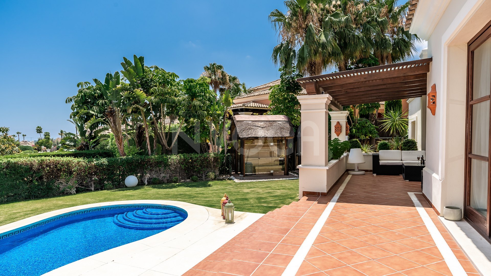 Impresionante villa con vistas al mar en Nueva Andalucia, Marbella