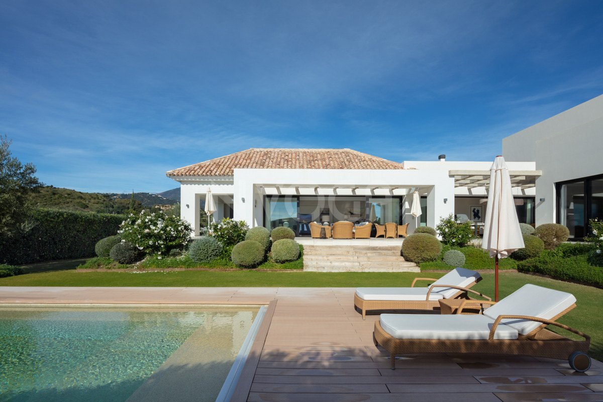 Increíble villa muy bien situada en Haza del Conde, Nueva Andalucía