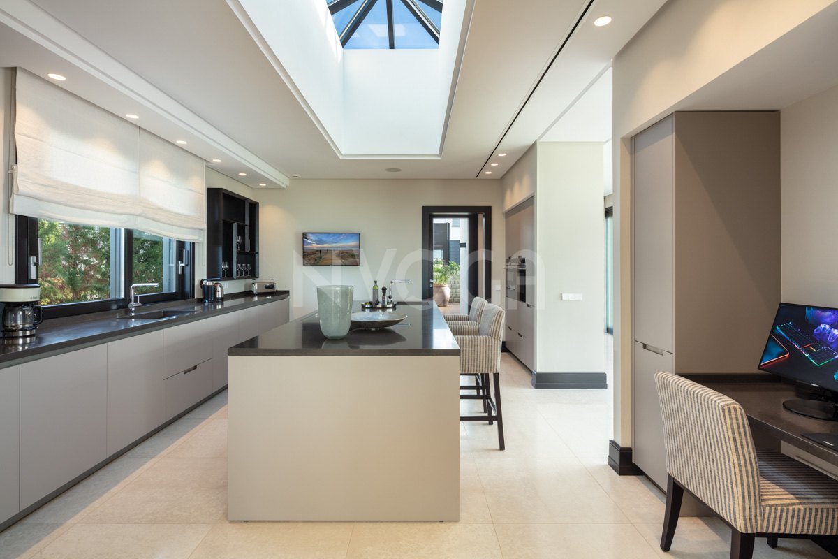 Increíble villa muy bien situada en Haza del Conde, Nueva Andalucía