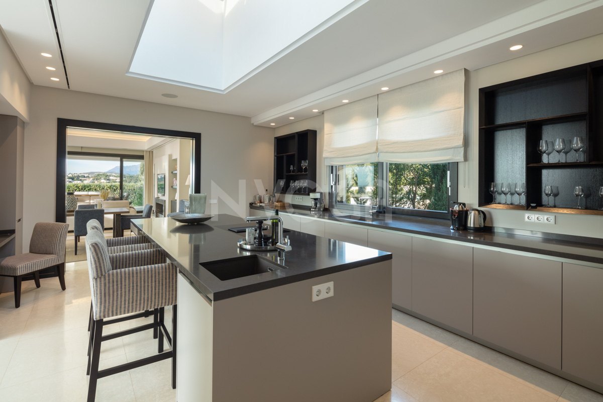 Increíble villa muy bien situada en Haza del Conde, Nueva Andalucía