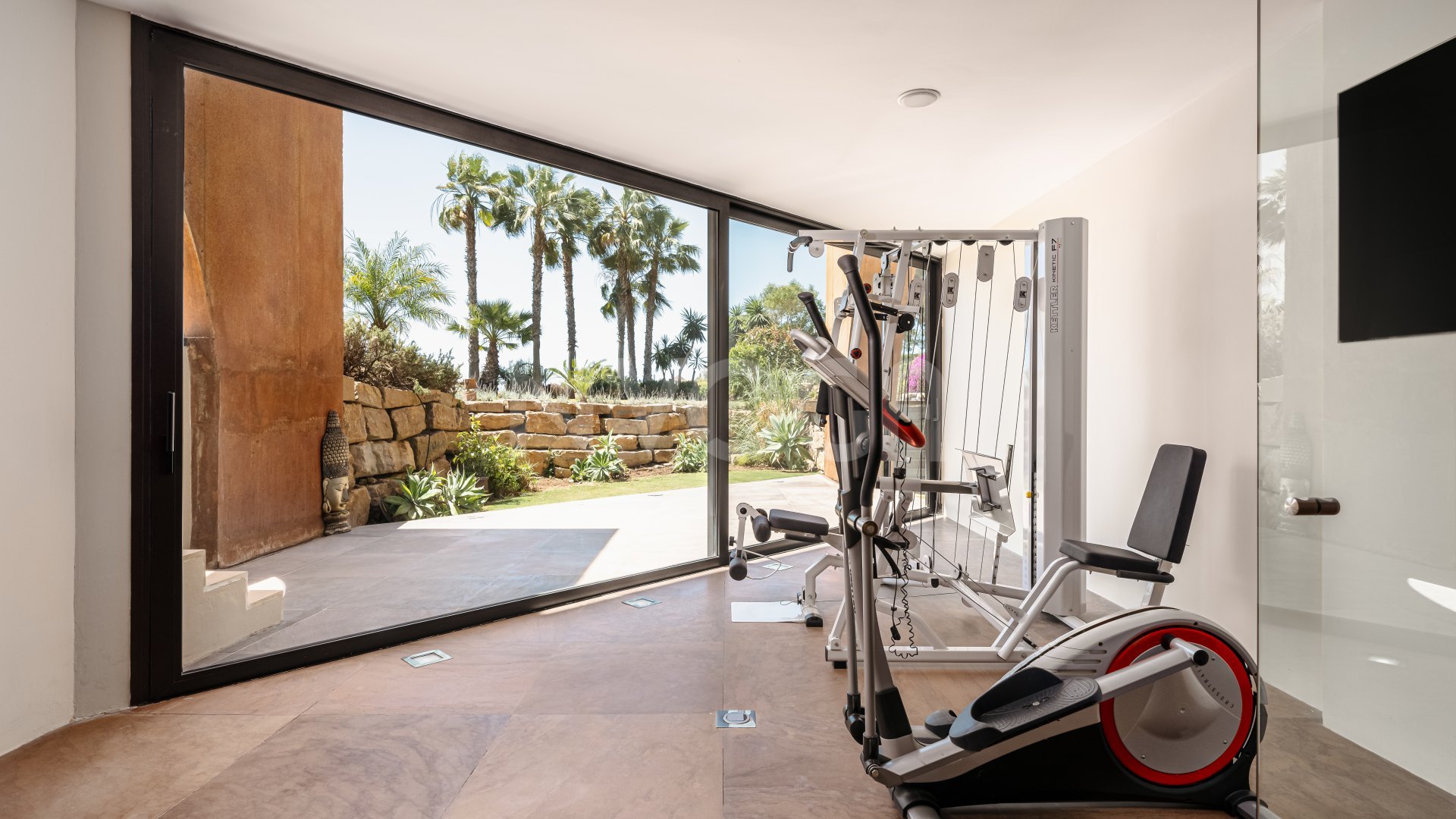 Spectacular luxury villa with 8 bedrooms in Benahavís