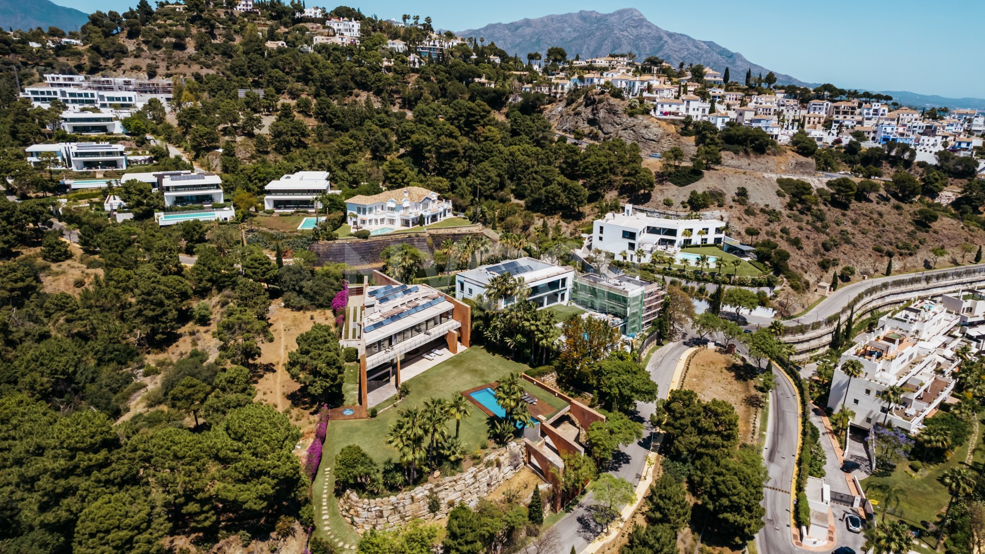 Spectacular luxury villa with 8 bedrooms in Benahavís