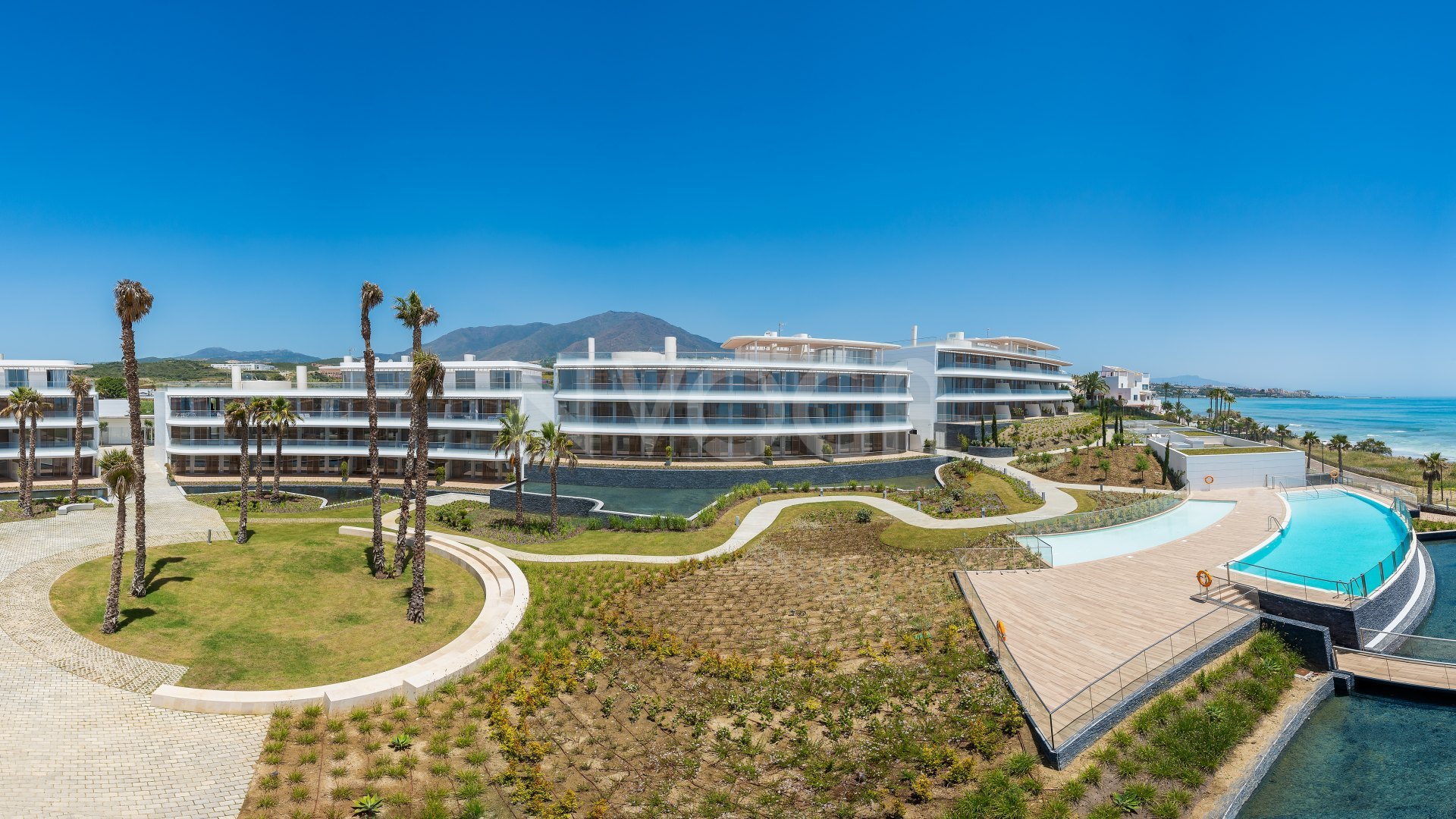 Front line beach apartment in Estepona