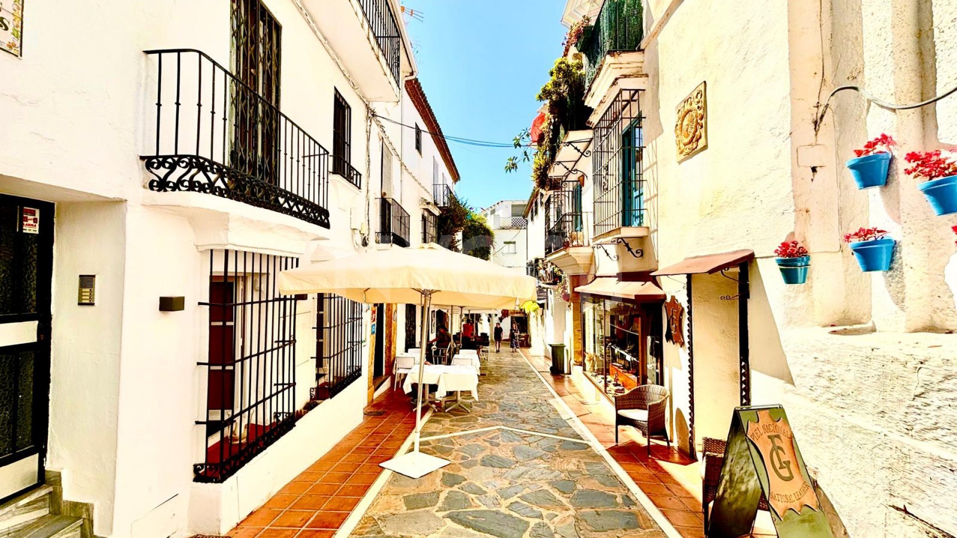 For investment- Magnificent building in the Old Town of Marbella