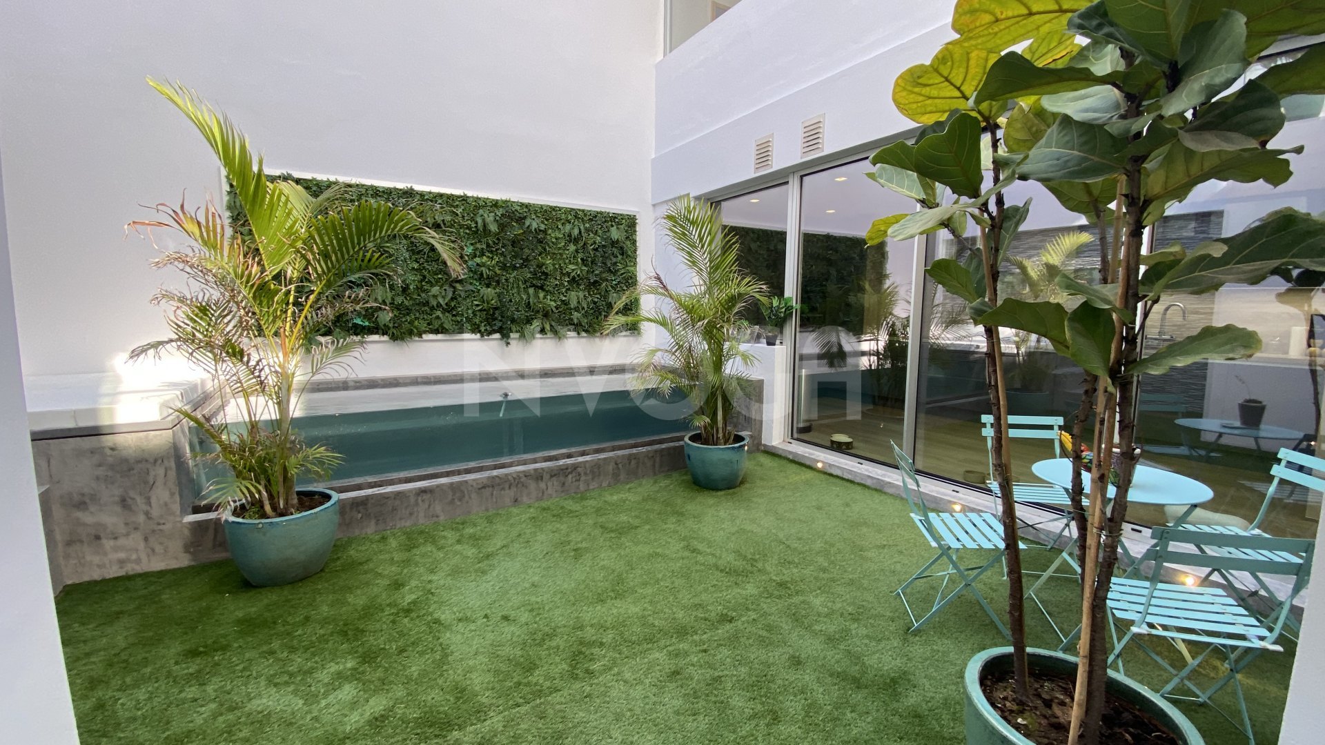 Magnífica vivienda familiar en primera línea de playa en Bahía de Marbella
