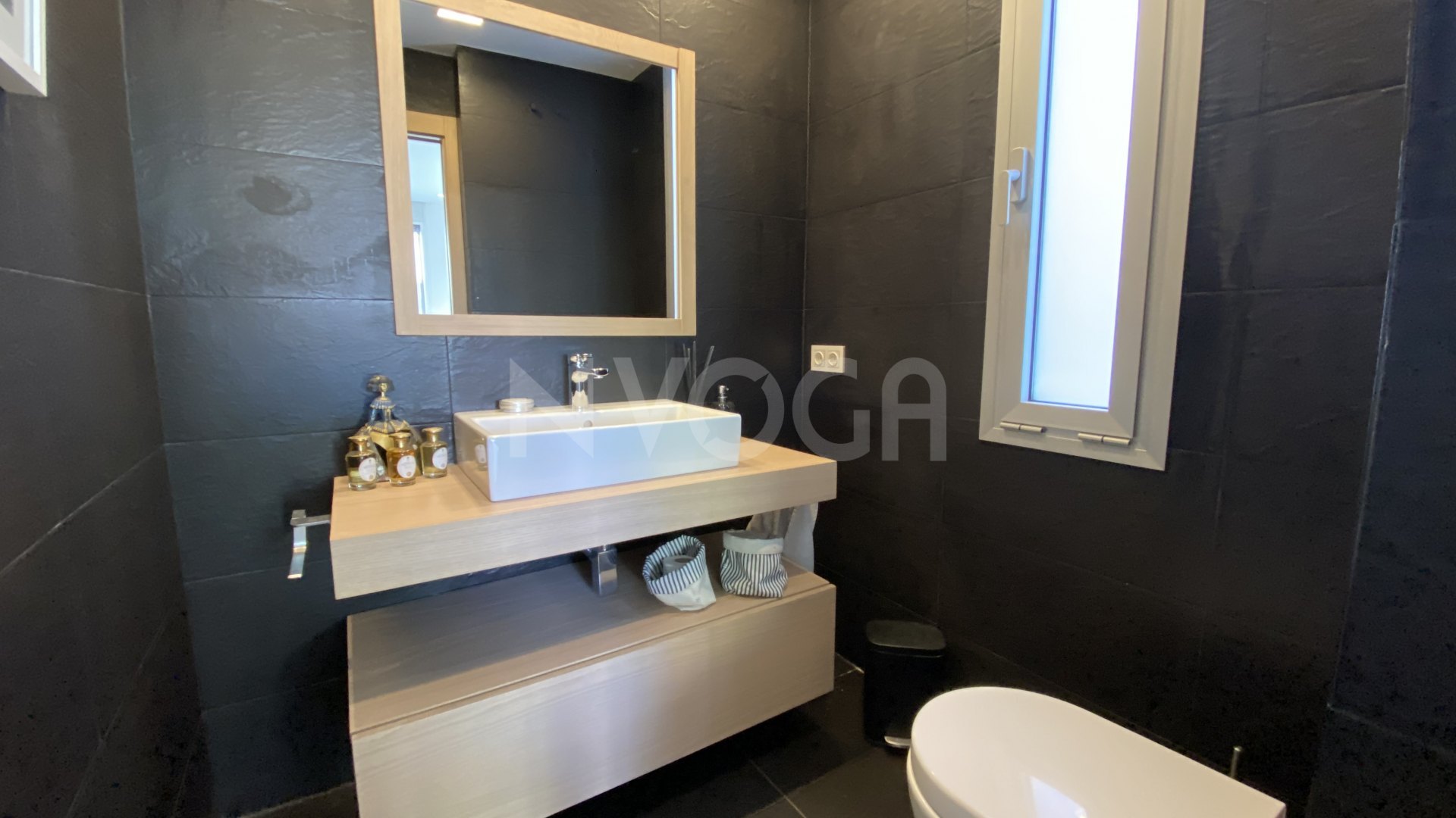 Magnífica vivienda familiar en primera línea de playa en Bahía de Marbella