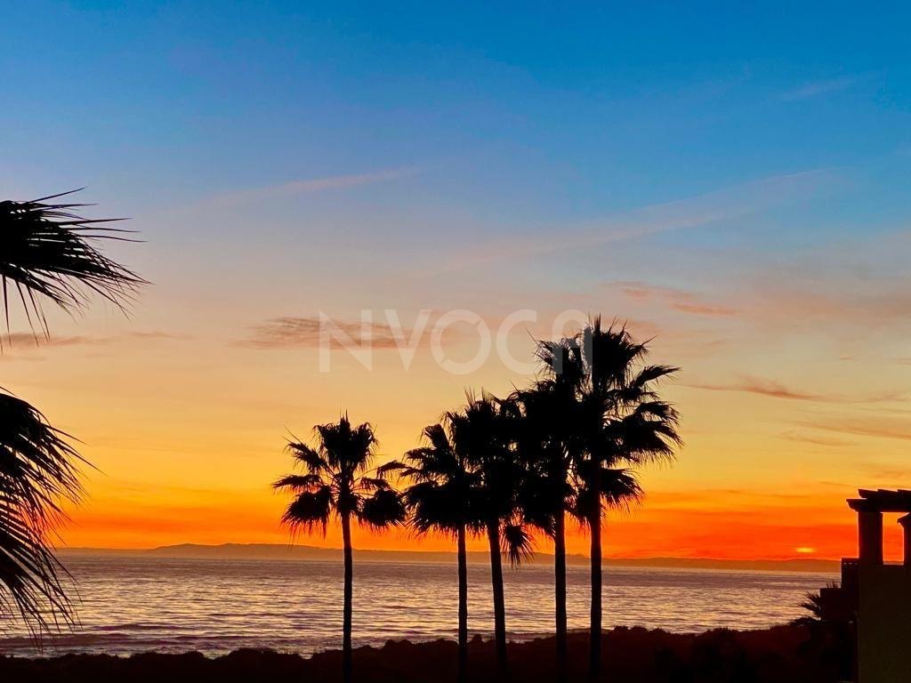 Magnífica vivienda familiar en primera línea de playa en Bahía de Marbella