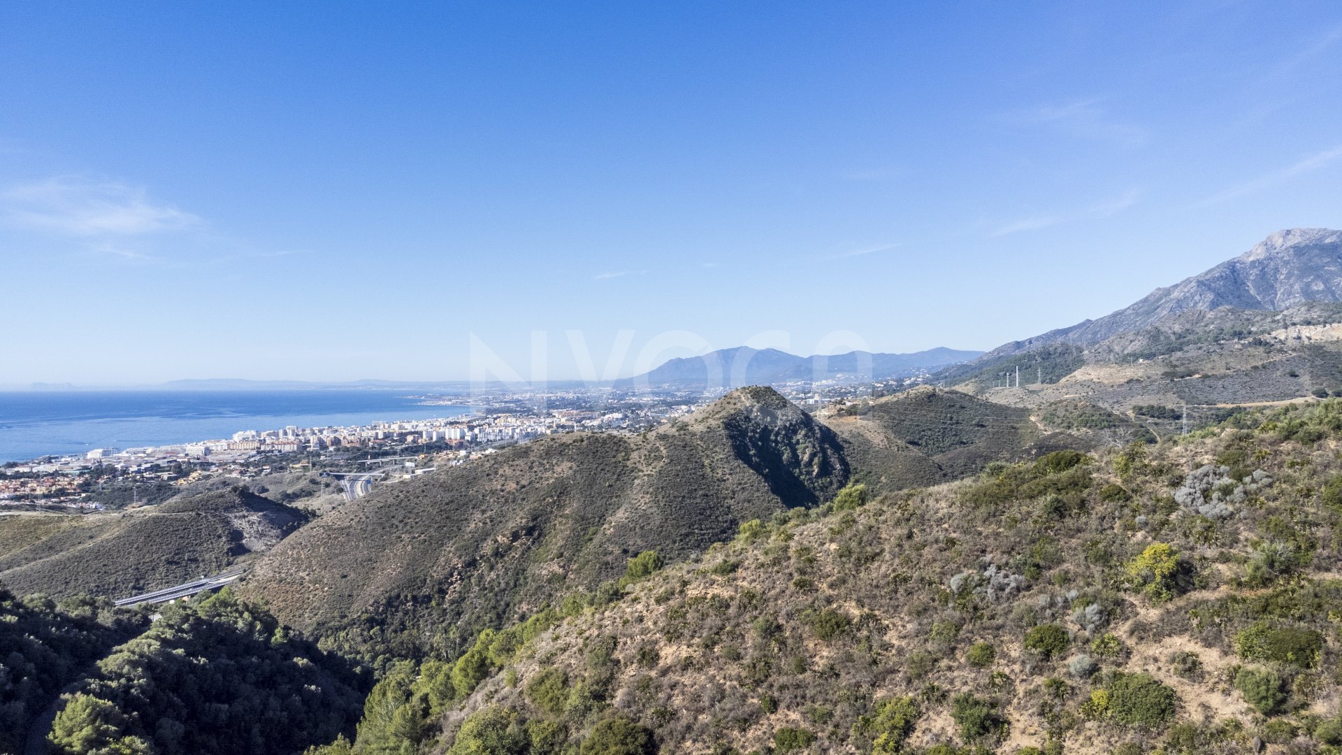 Paraíso tropical con vistas panorámicas al mar en Los Altos de los Monteros