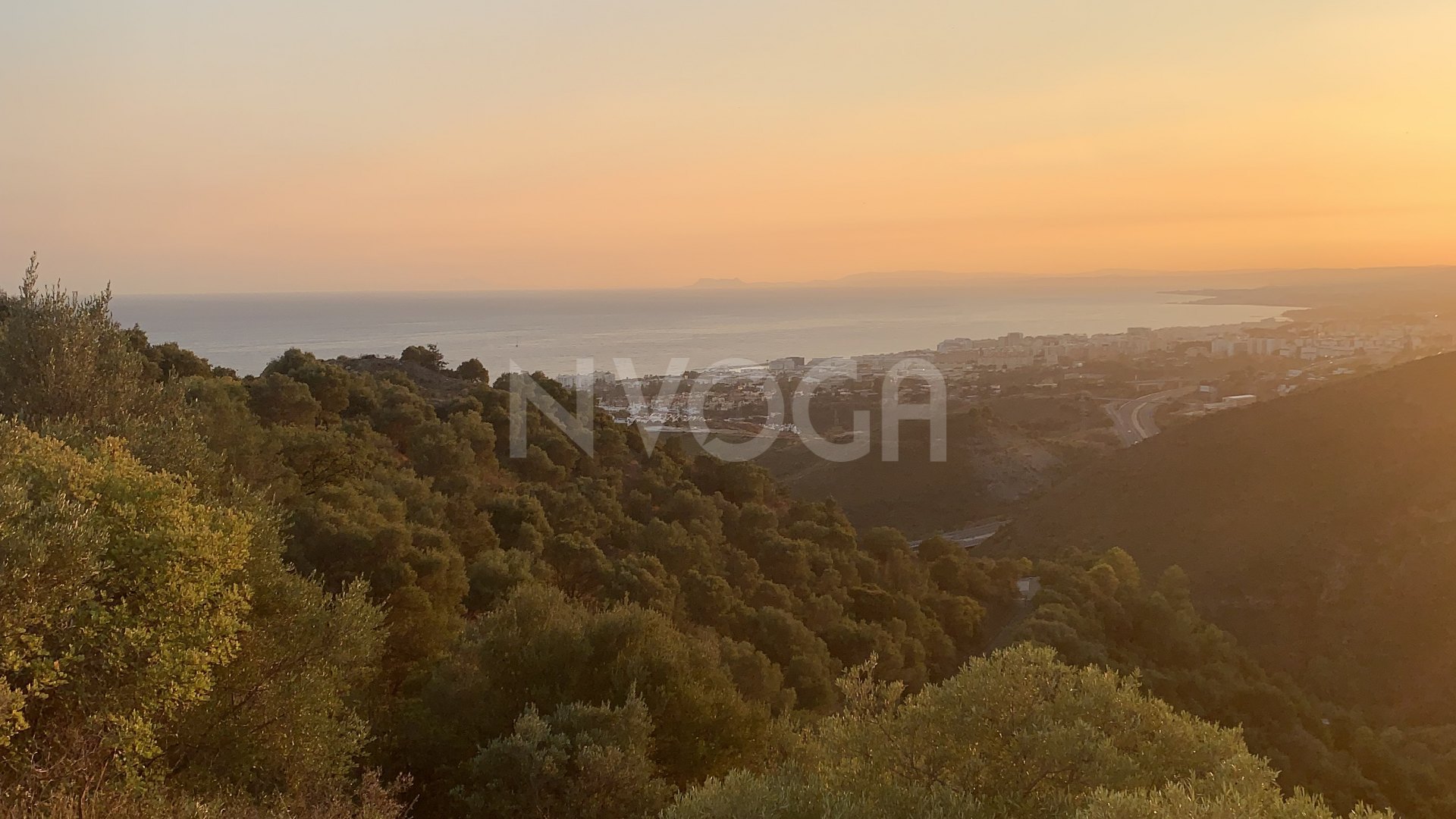 Paraíso tropical con vistas panorámicas al mar en Los Altos de los Monteros