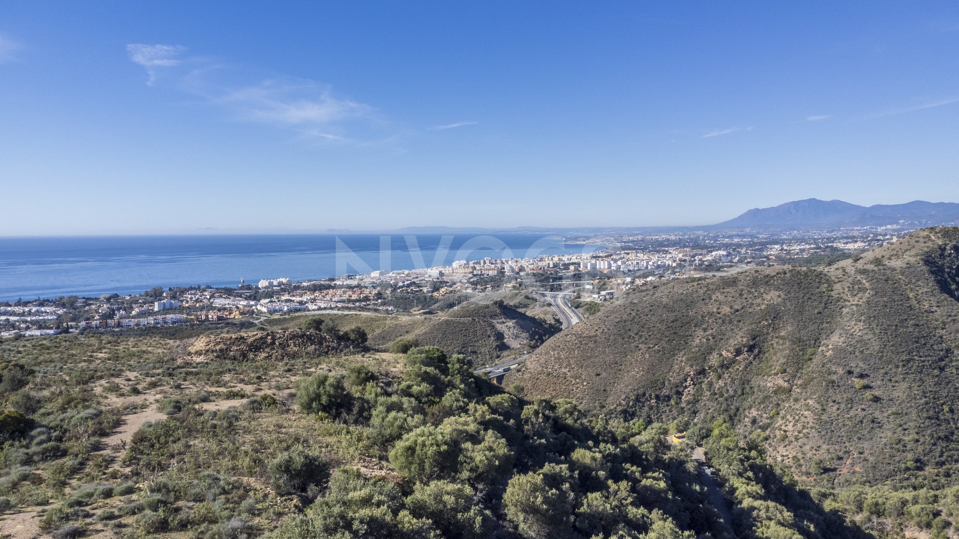 Paraíso tropical con vistas panorámicas al mar en Los Altos de los Monteros