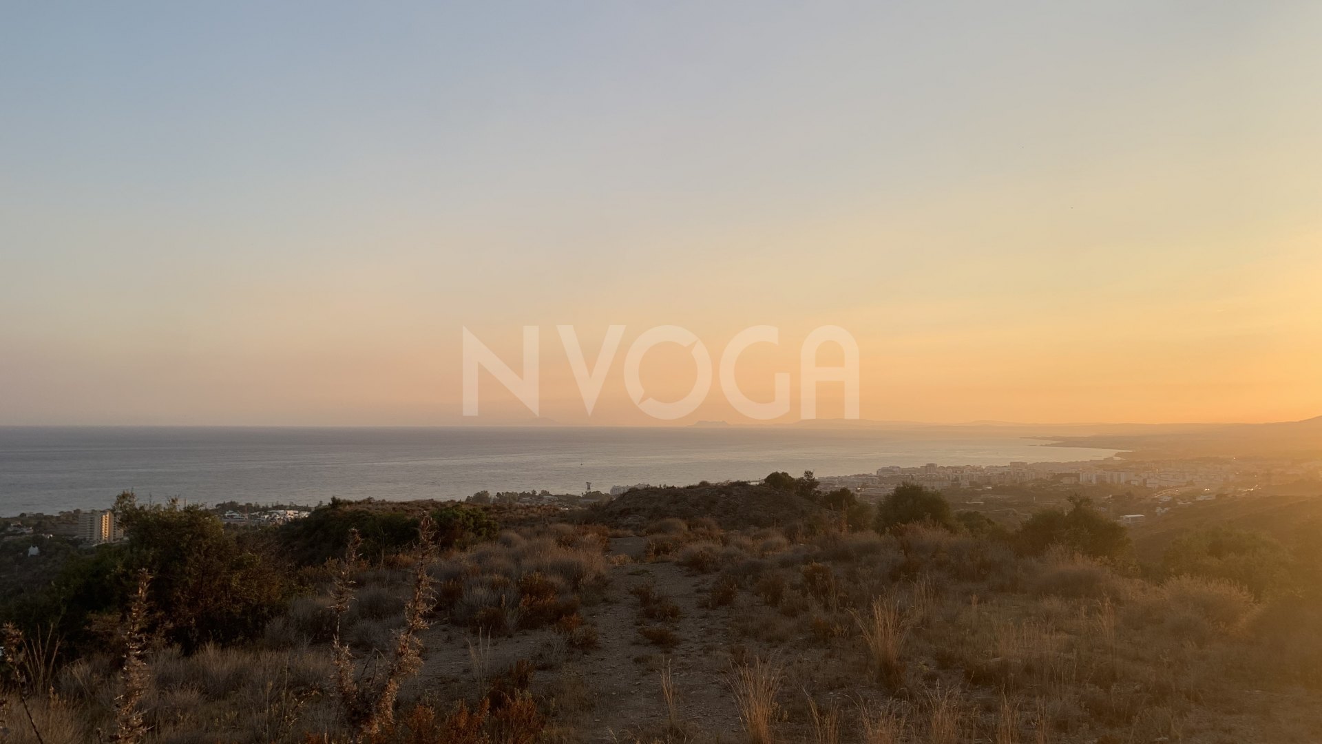 Paraíso tropical con vistas panorámicas al mar en Los Altos de los Monteros