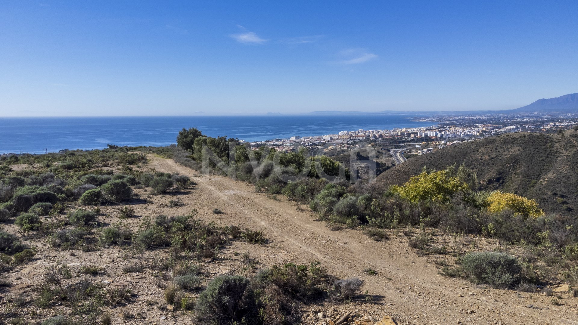 Paraíso tropical con vistas panorámicas al mar en Los Altos de los Monteros