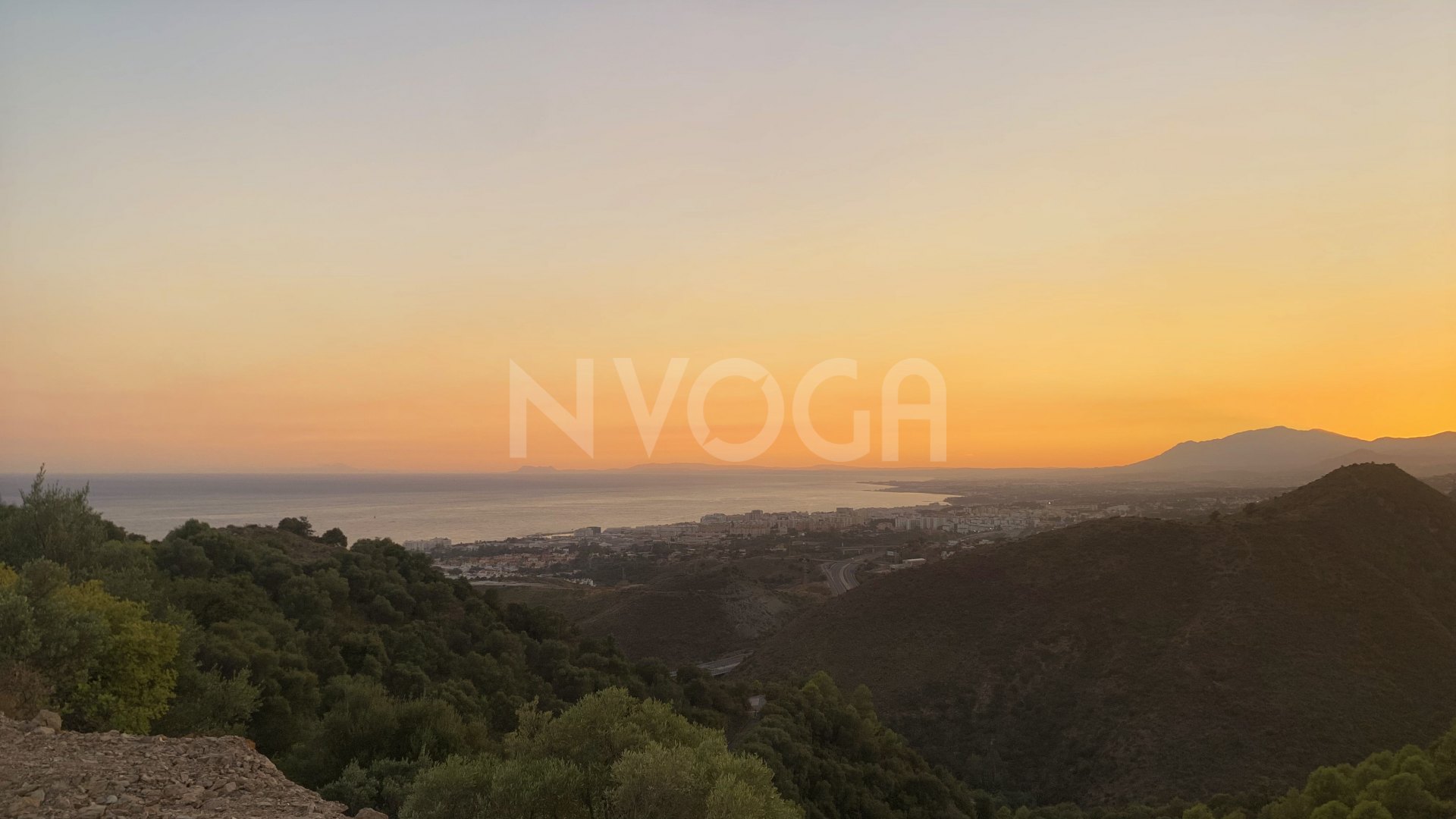 Paraíso tropical con vistas panorámicas al mar en Los Altos de los Monteros