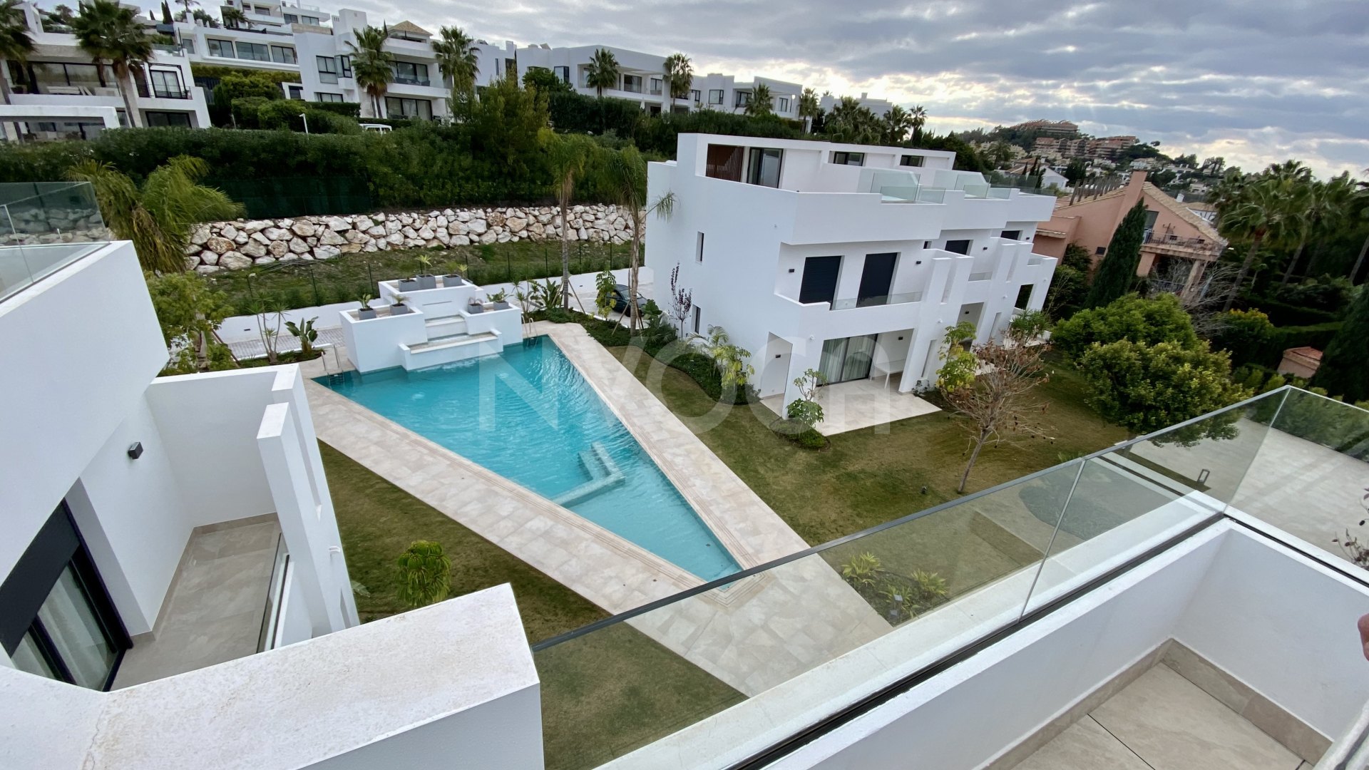 Magnífica casa adosada a estrenar en Nueva Andalucía, Marbella