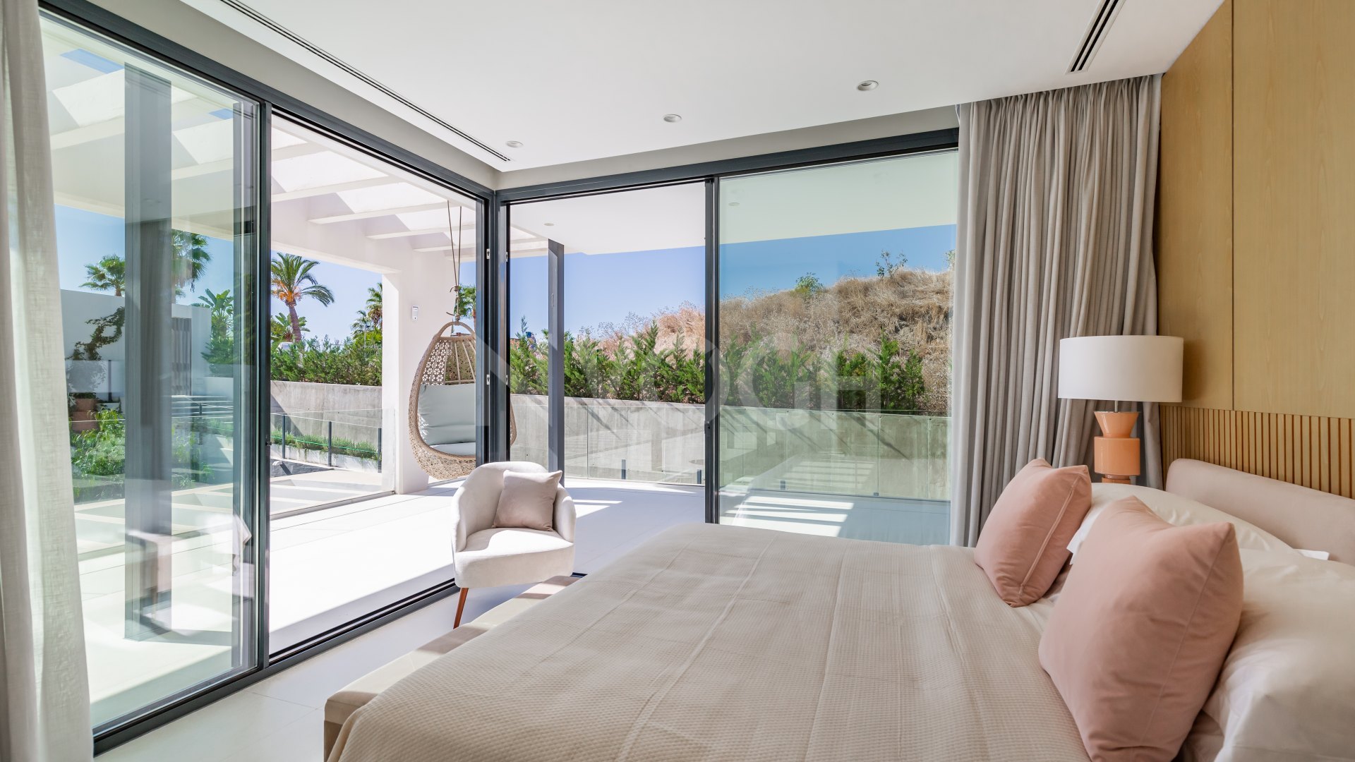 Exceptionally Villa in Nueva Andalucia in front of Las Brisas golf course