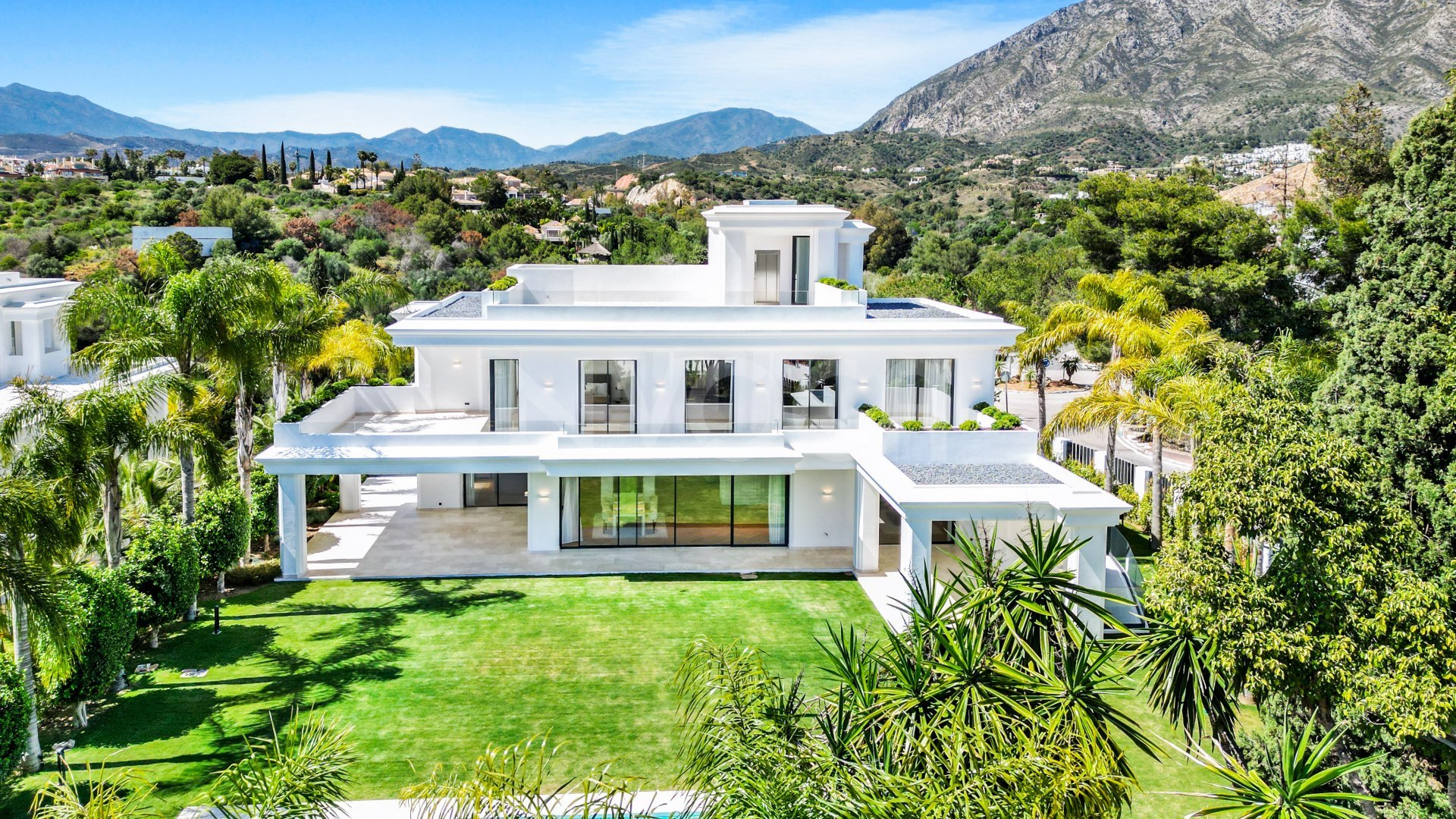 Luxury Villa with sea views in Lomas de Marbella Club