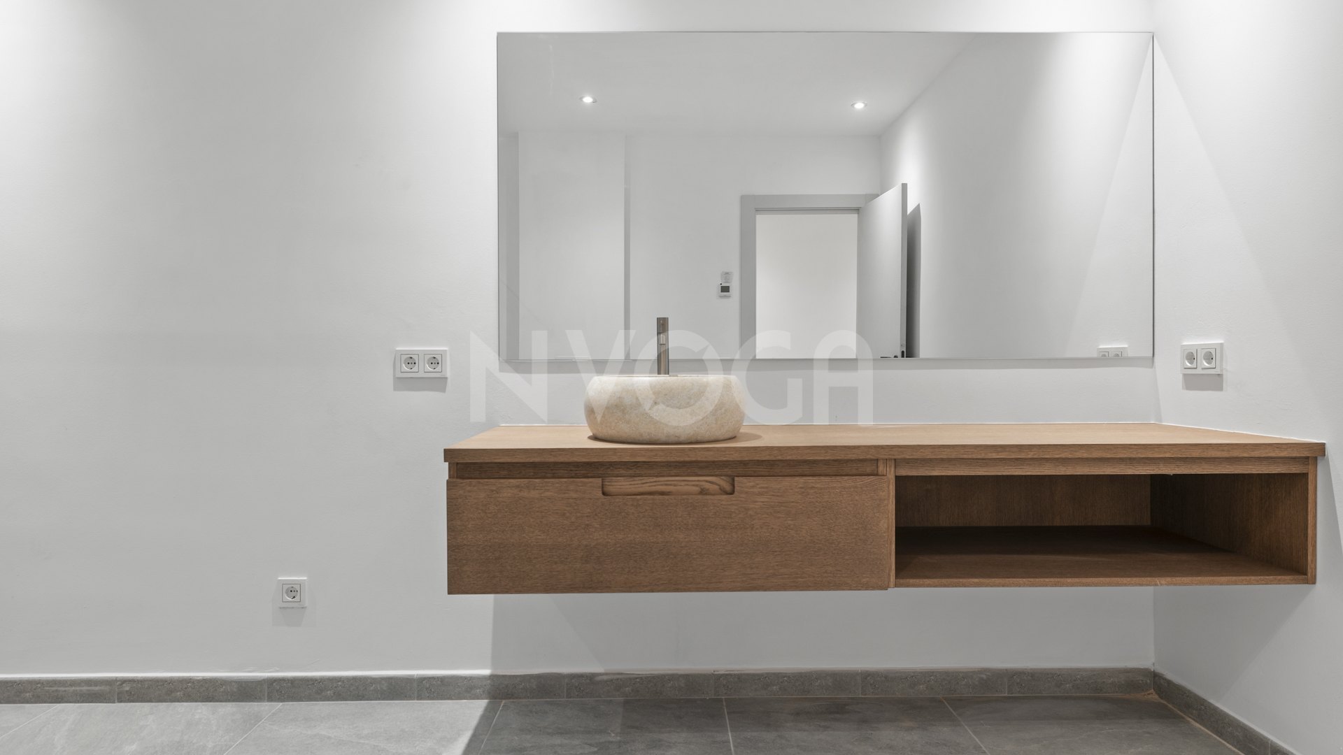 Villa exclusiva de nueva construcción en San Pedro de Alcántara, con diseño contemporáneo y acabados de alta calidad