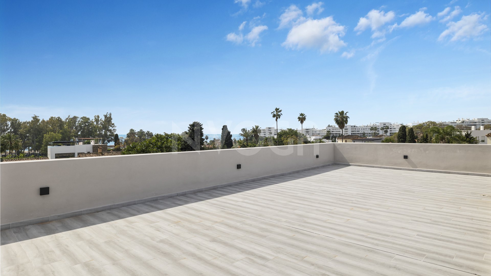 Villa exclusiva de nueva construcción en San Pedro de Alcántara, con diseño contemporáneo y acabados de alta calidad