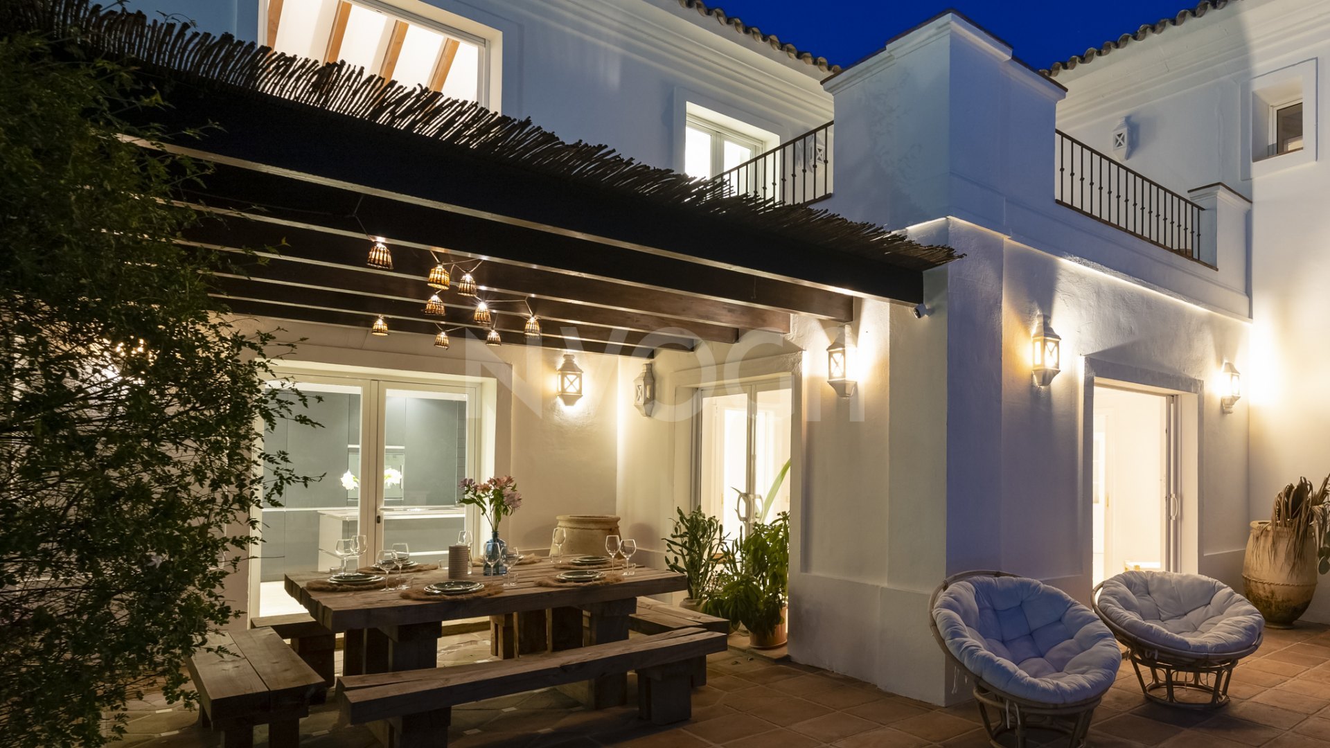 Impresionante villa con vistas al mar en Los Altos de Los Monteros, Marbella Este