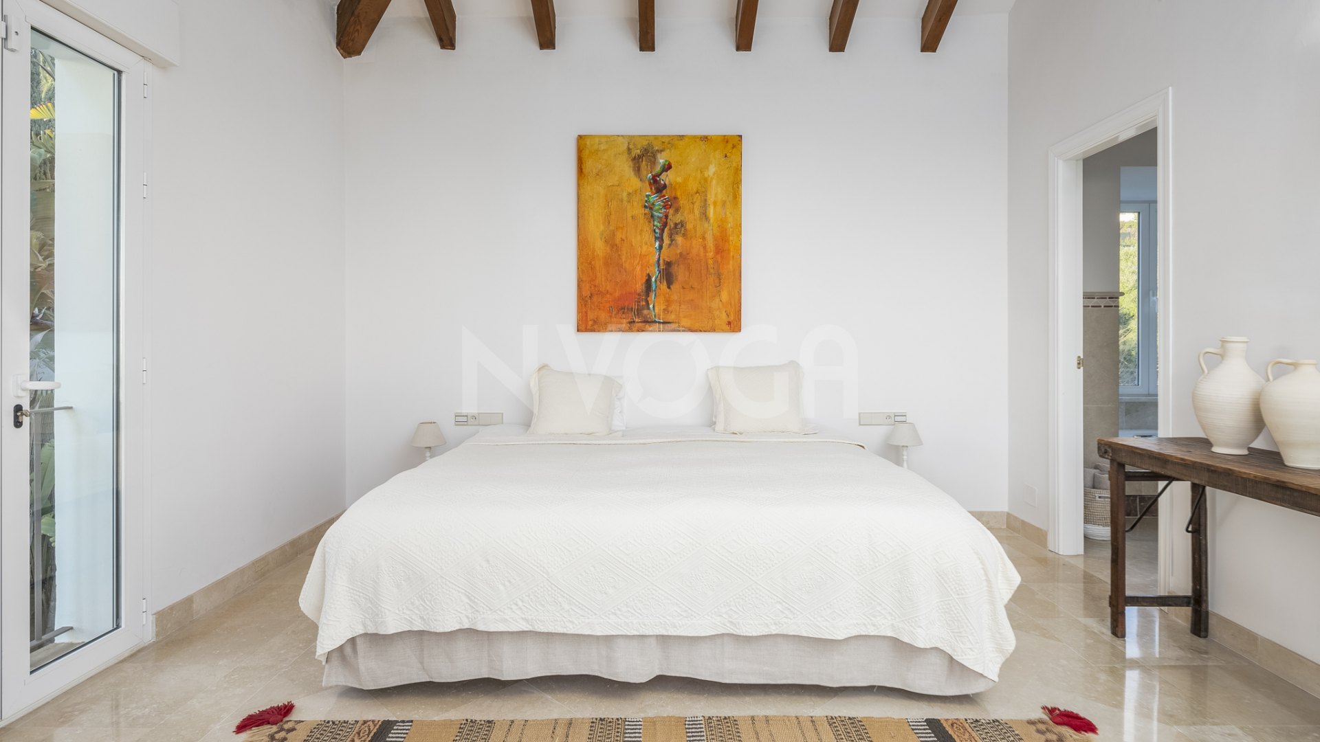 Impresionante villa con vistas al mar en Los Altos de Los Monteros, Marbella Este