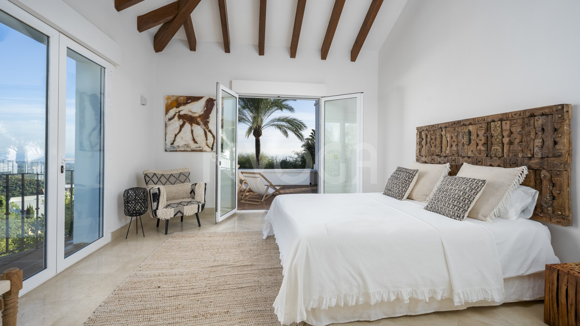 Impresionante villa con vistas al mar en Los Altos de Los Monteros, Marbella Este